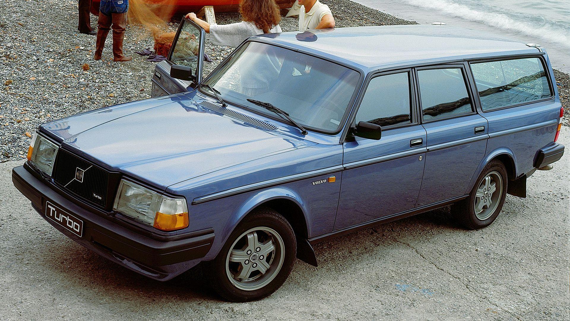 Volvo 240 Wallpapers Top Free Volvo 240 Backgrounds WallpaperAccess
