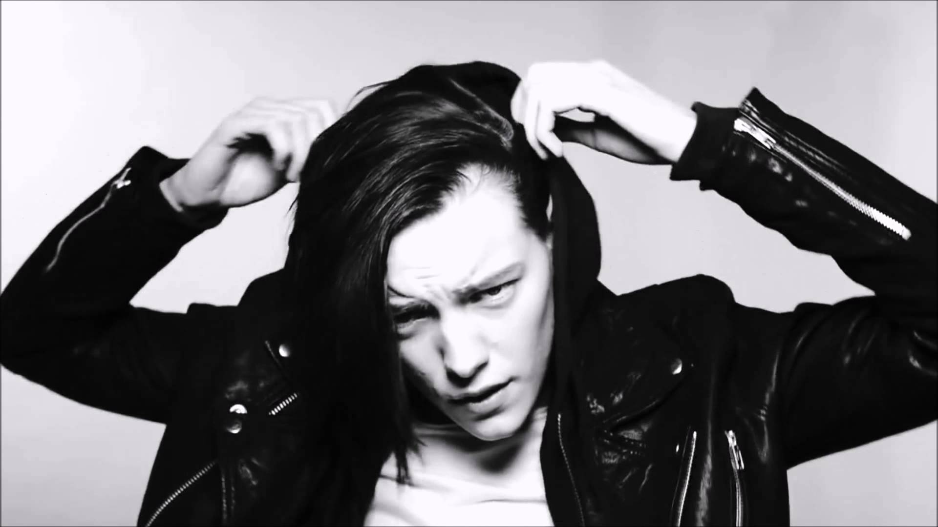 1920x1080 Do I wanna know Rose & Erika Linder by Arctic Monkeys [ VIDEO] [HD]