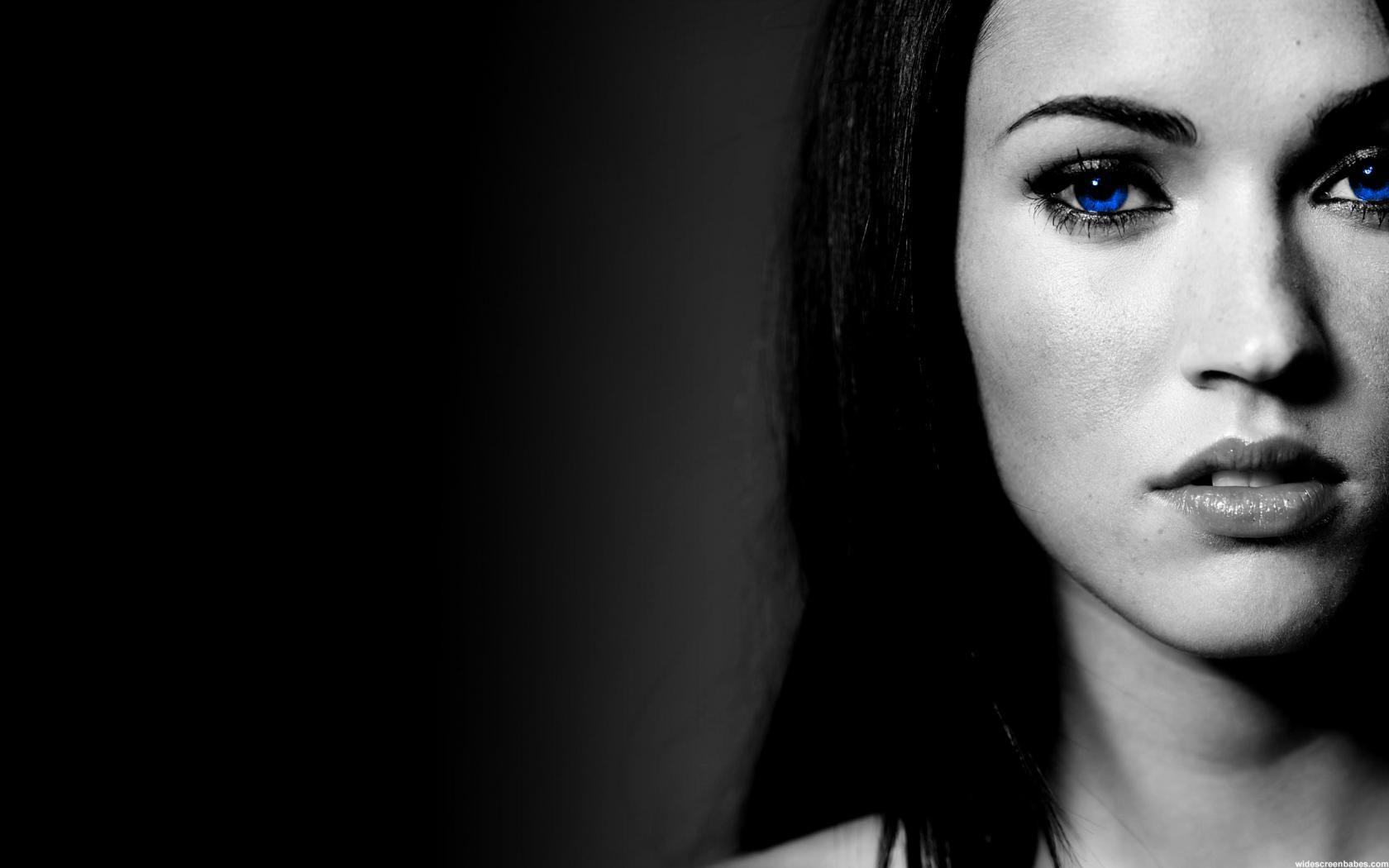 1680x1050 Black and White Girl Wallpaper
