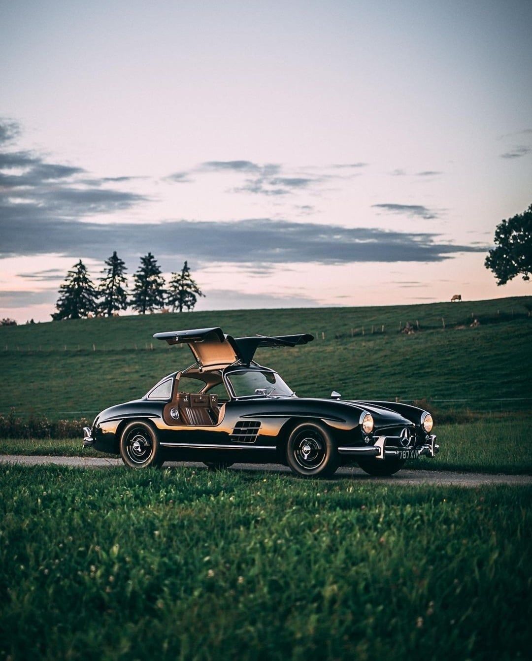 1080x1342 The Classic Mercedes Benz 300SL