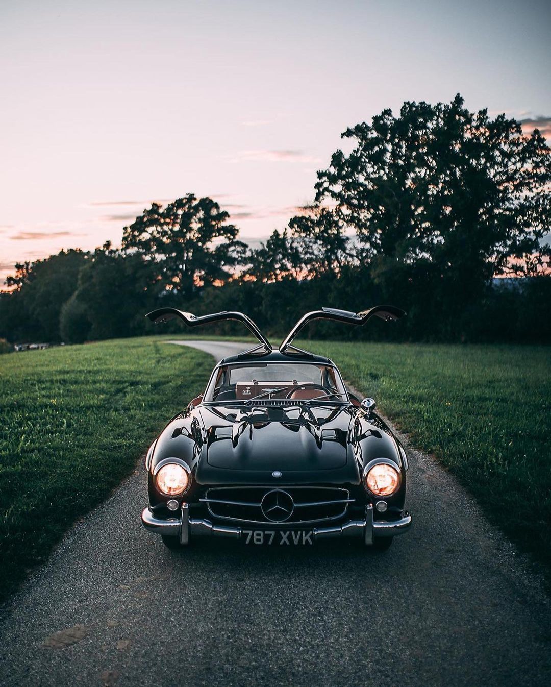 1080x1346 Benz 300 Sl iPhone Wallpaper