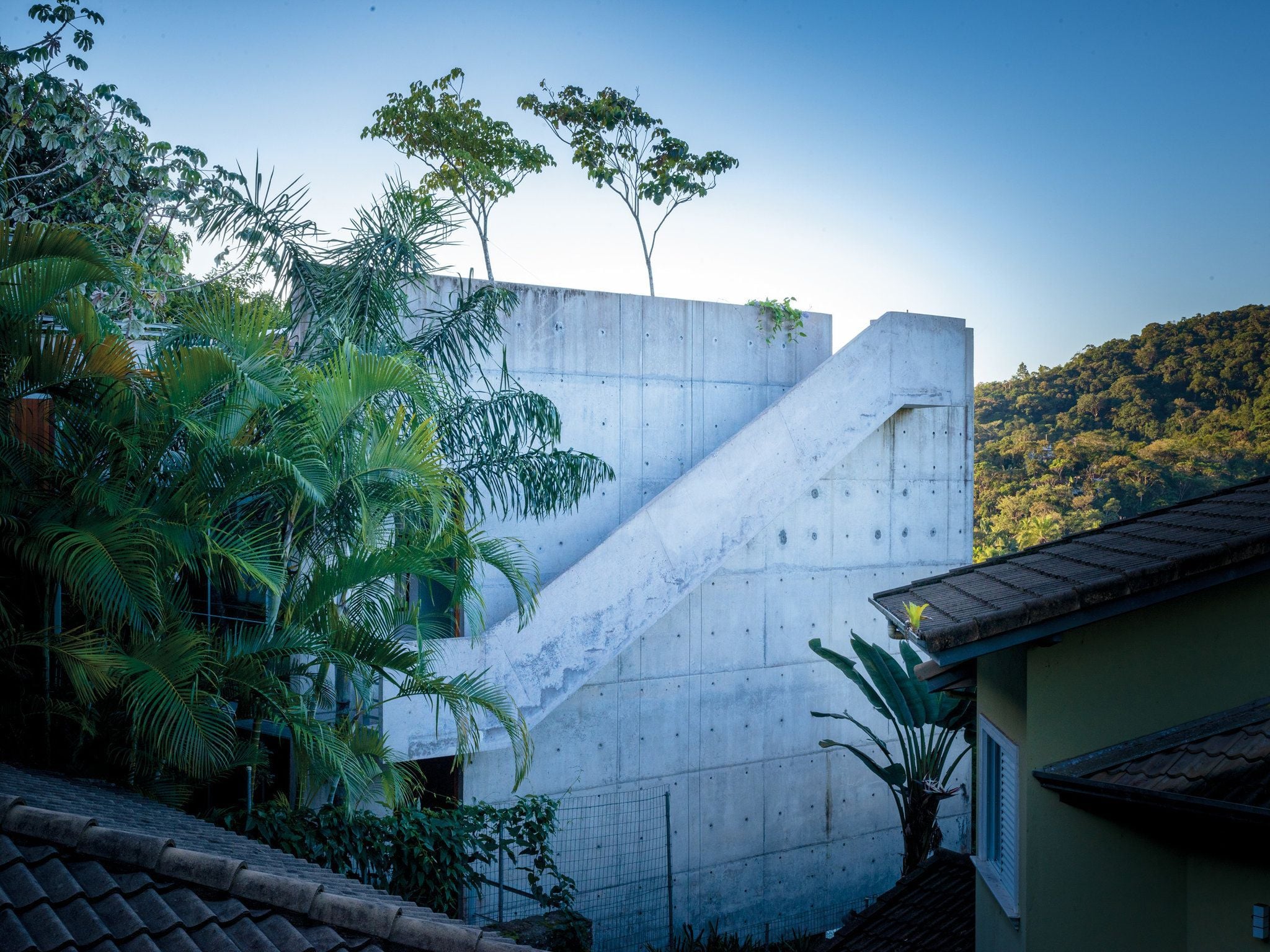 2048x1536 The Unexpectedly Tropical History of Brutalism