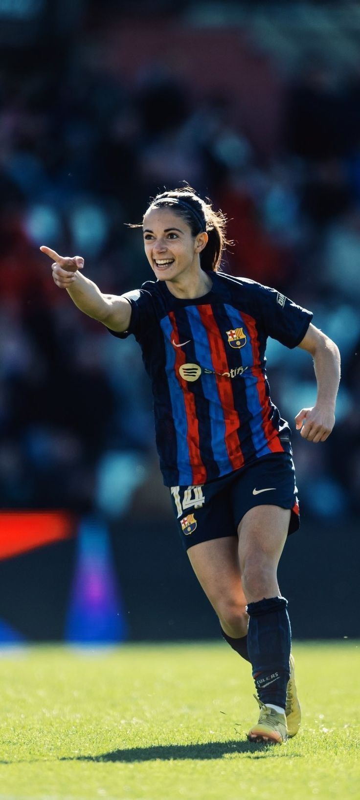 736x1636 Aitana Bonmati