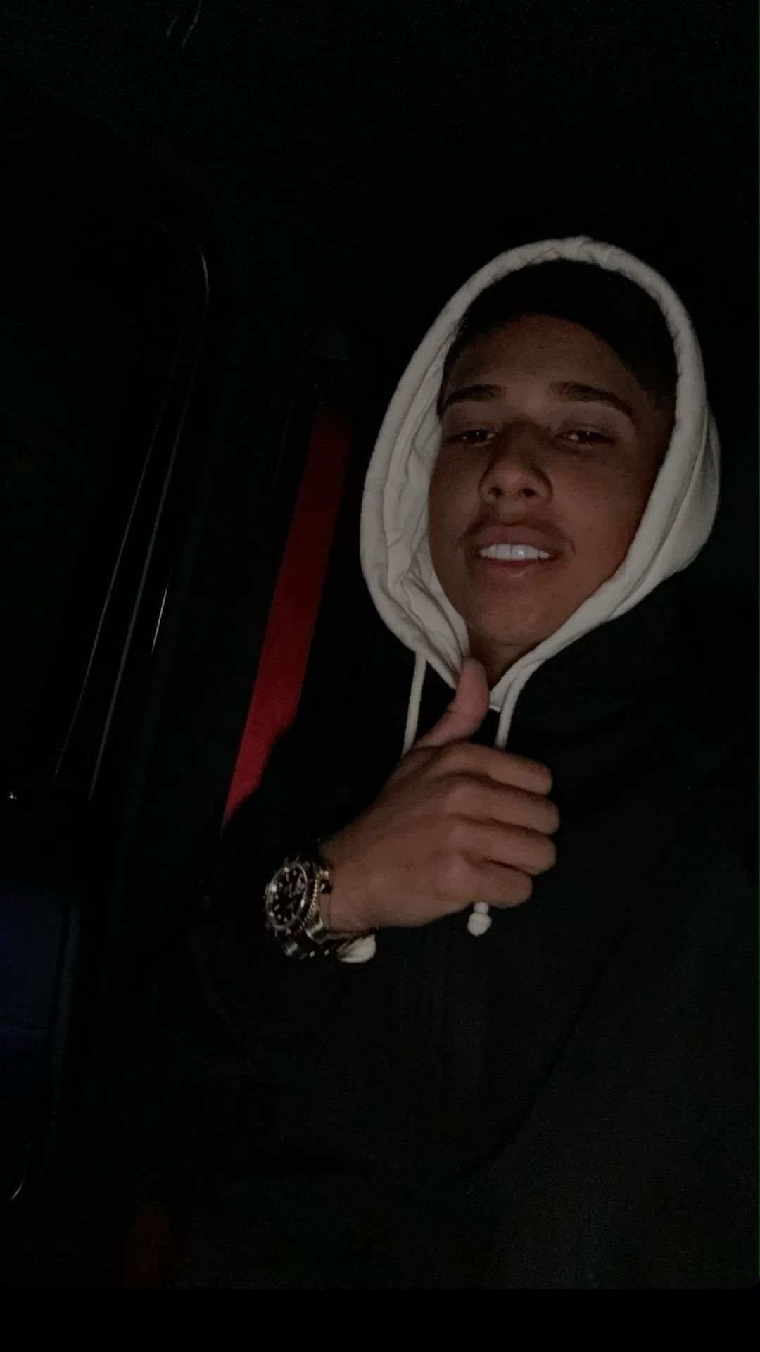 1080x1920 ideias de Nino Abravanel em 2025. abravanel, câmera de tirar foto, fotos de mcs