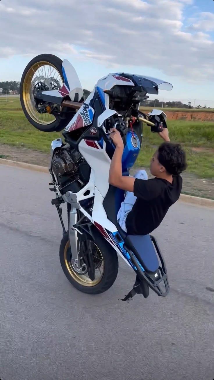 736x1304 nino abravanel