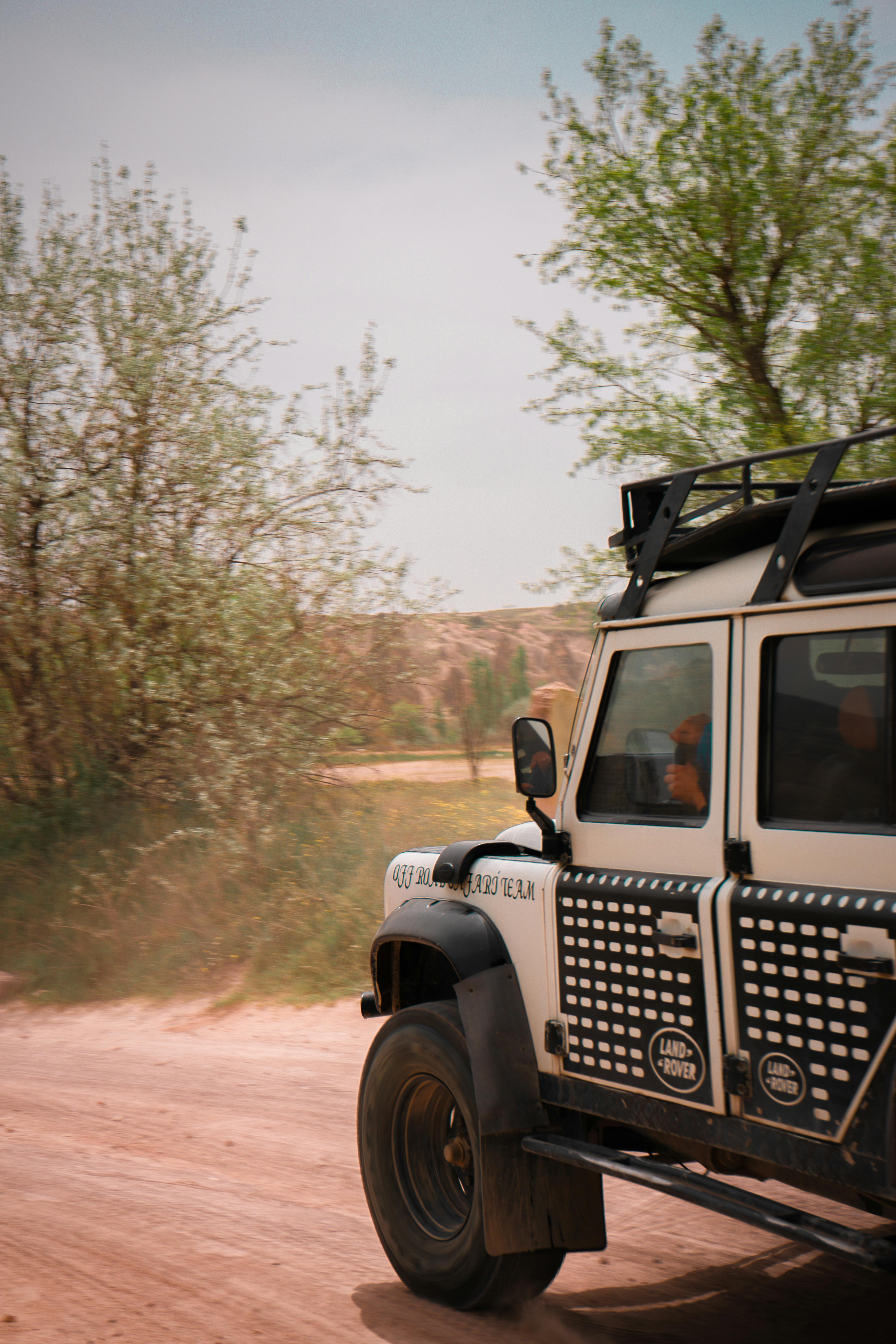 4000x6000 Force Gurkha 4x4 Car in Mud · Free