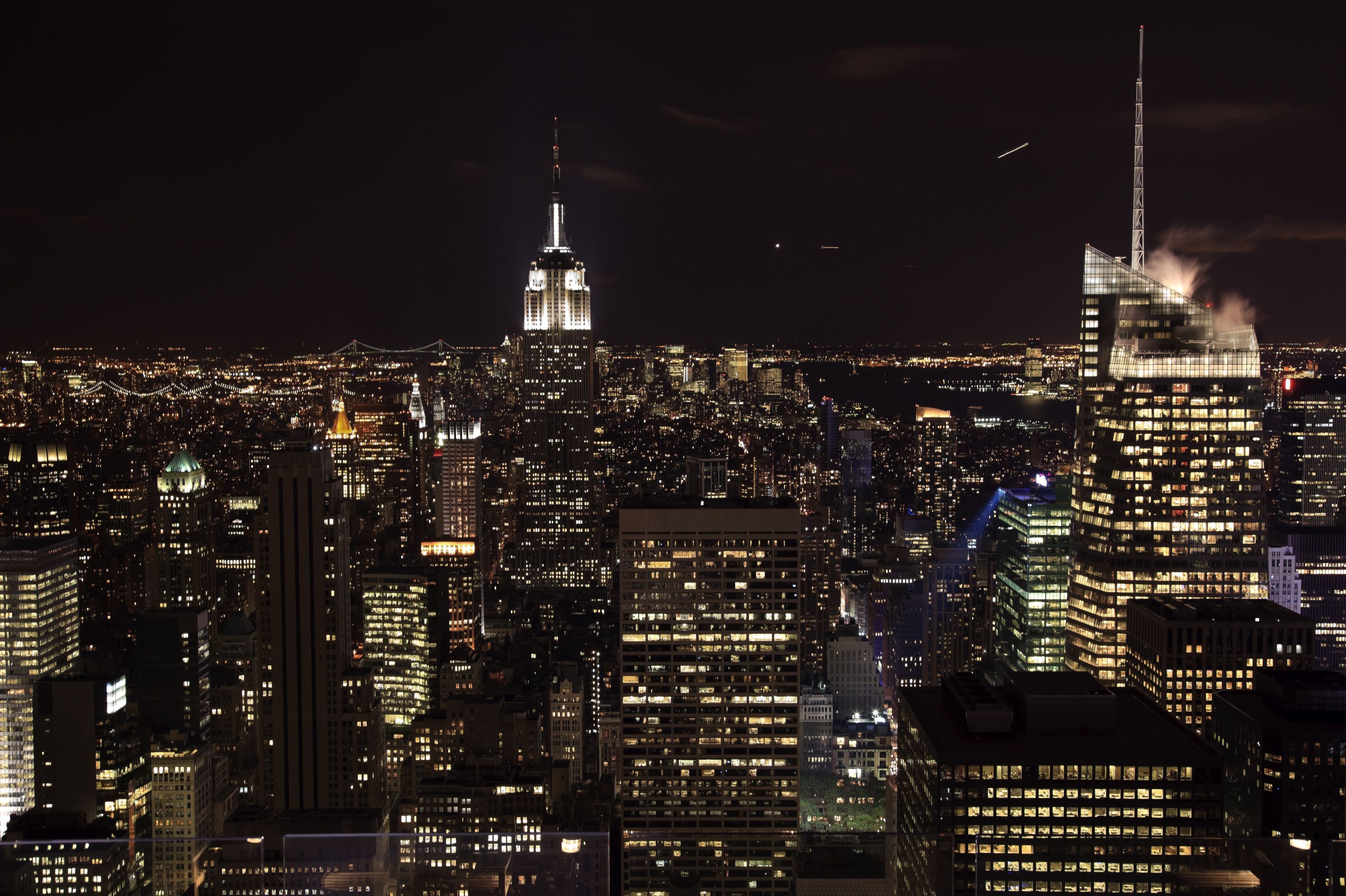 3200x2133 Lit Up New York Skyline Wall Mural