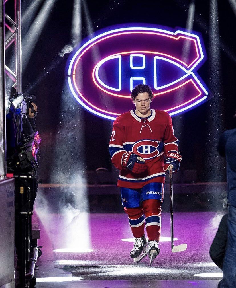 828x1012 RT Great Picture Of Cole Caufield During The Pre Game Introductions. #GoHabsGo