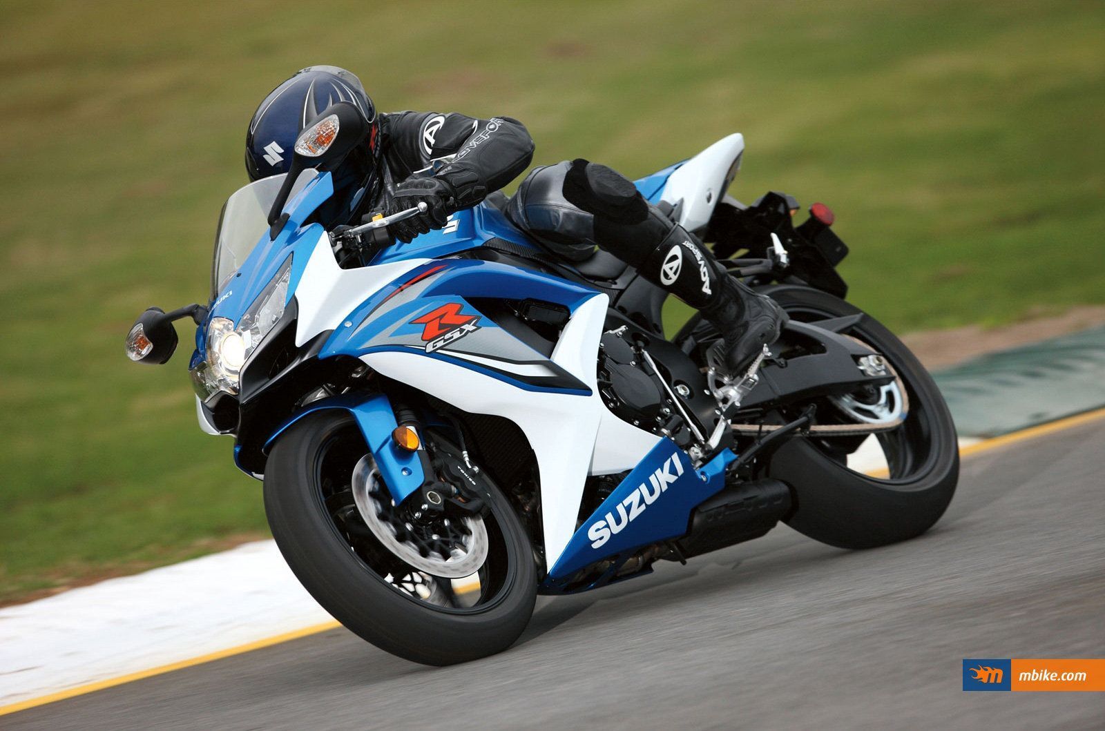 1600x1059 Suzuki GSX R 750 Wallpaper