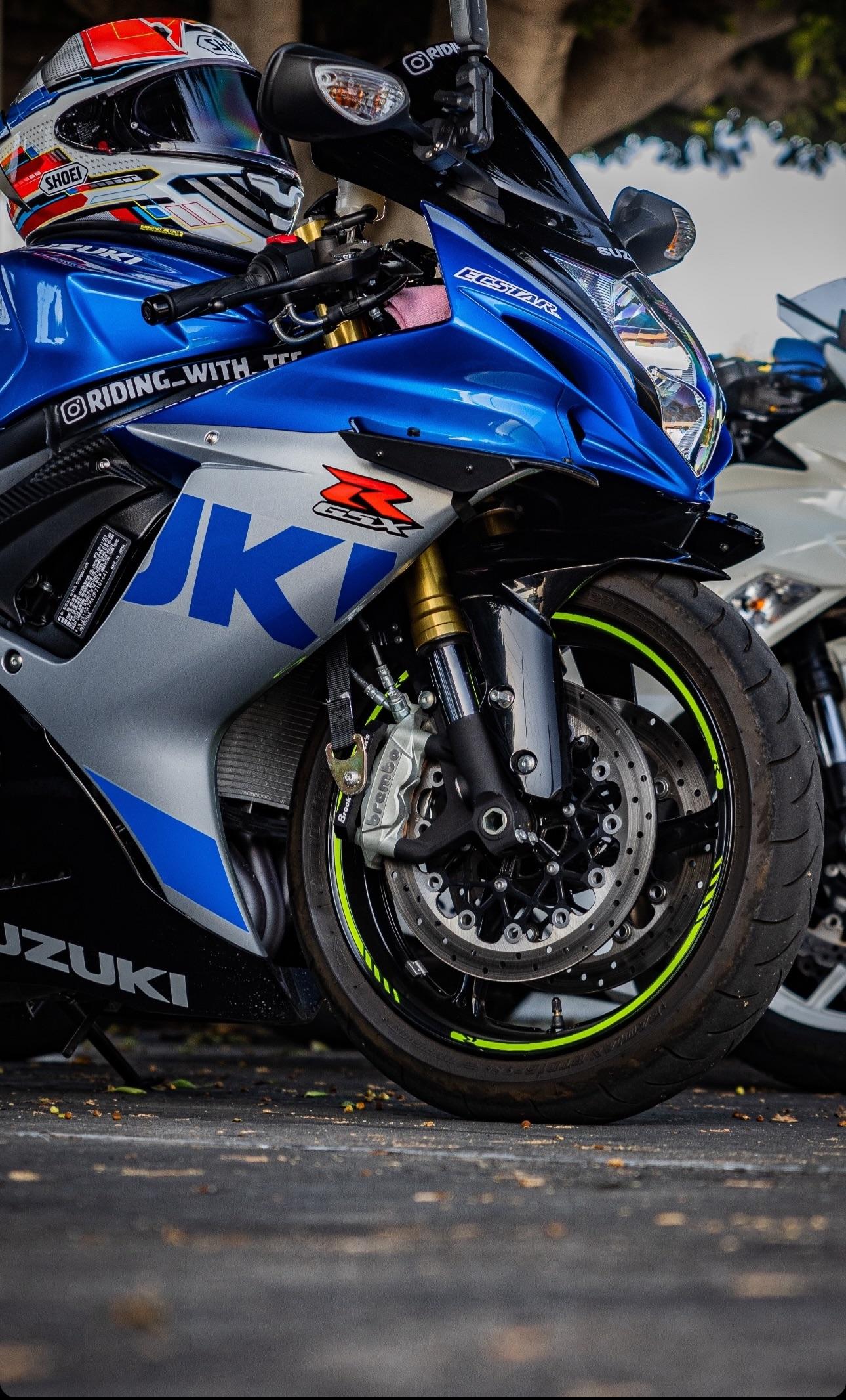 1290x2132 GSXR 750