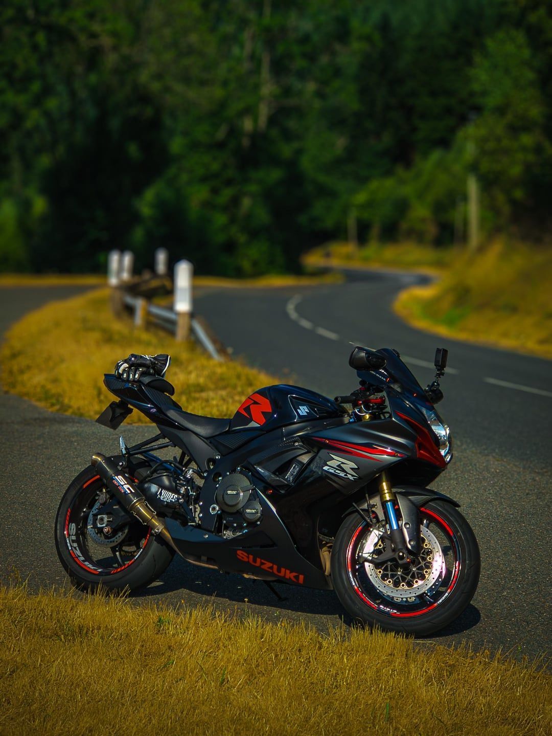 1080x1439 GSXR 750