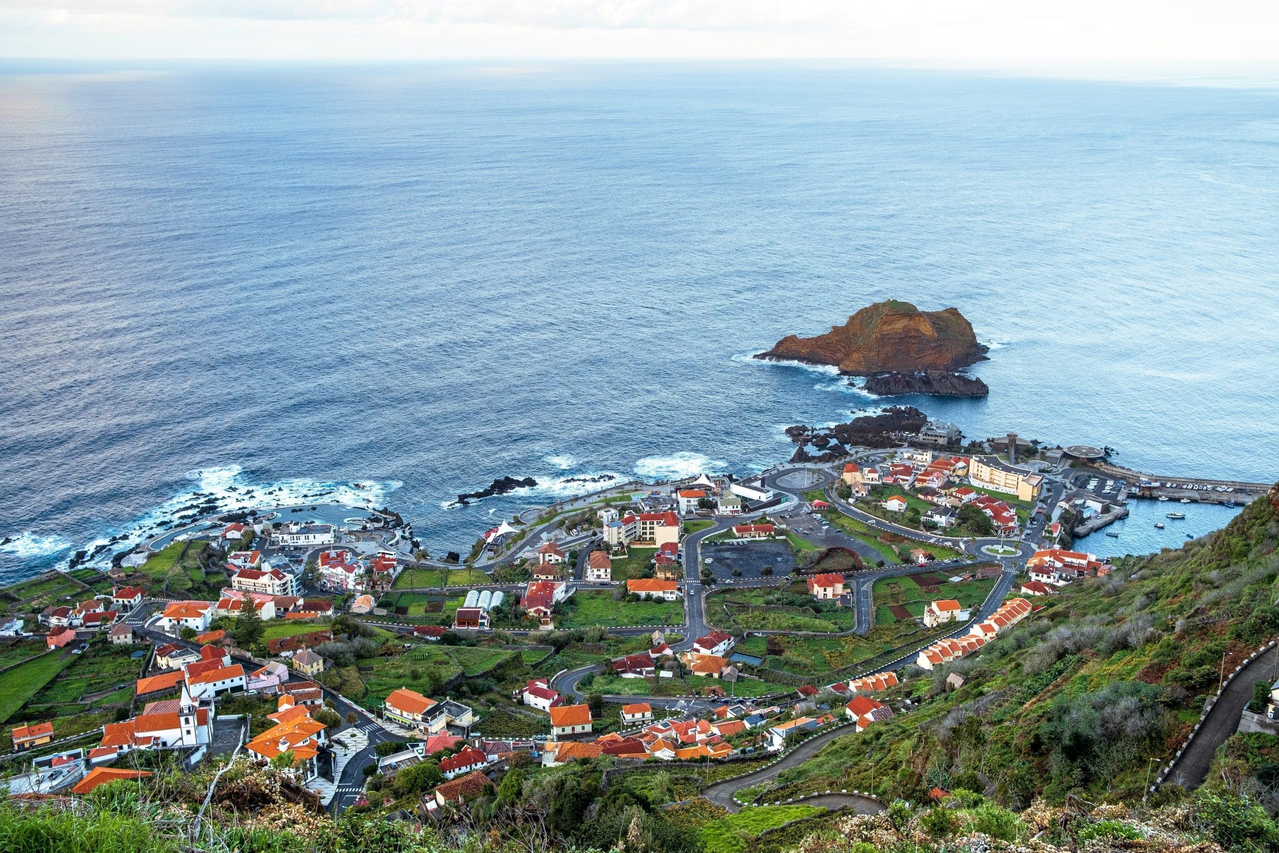 2560x1707 Madeira Island Guide