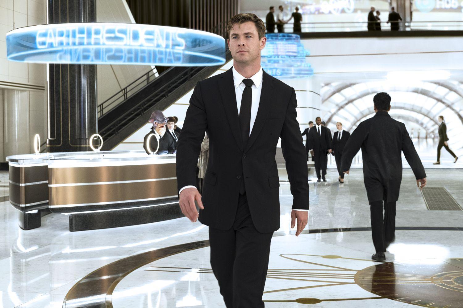 1500x1000 New Men In Black: International Image Really Rock a Suit