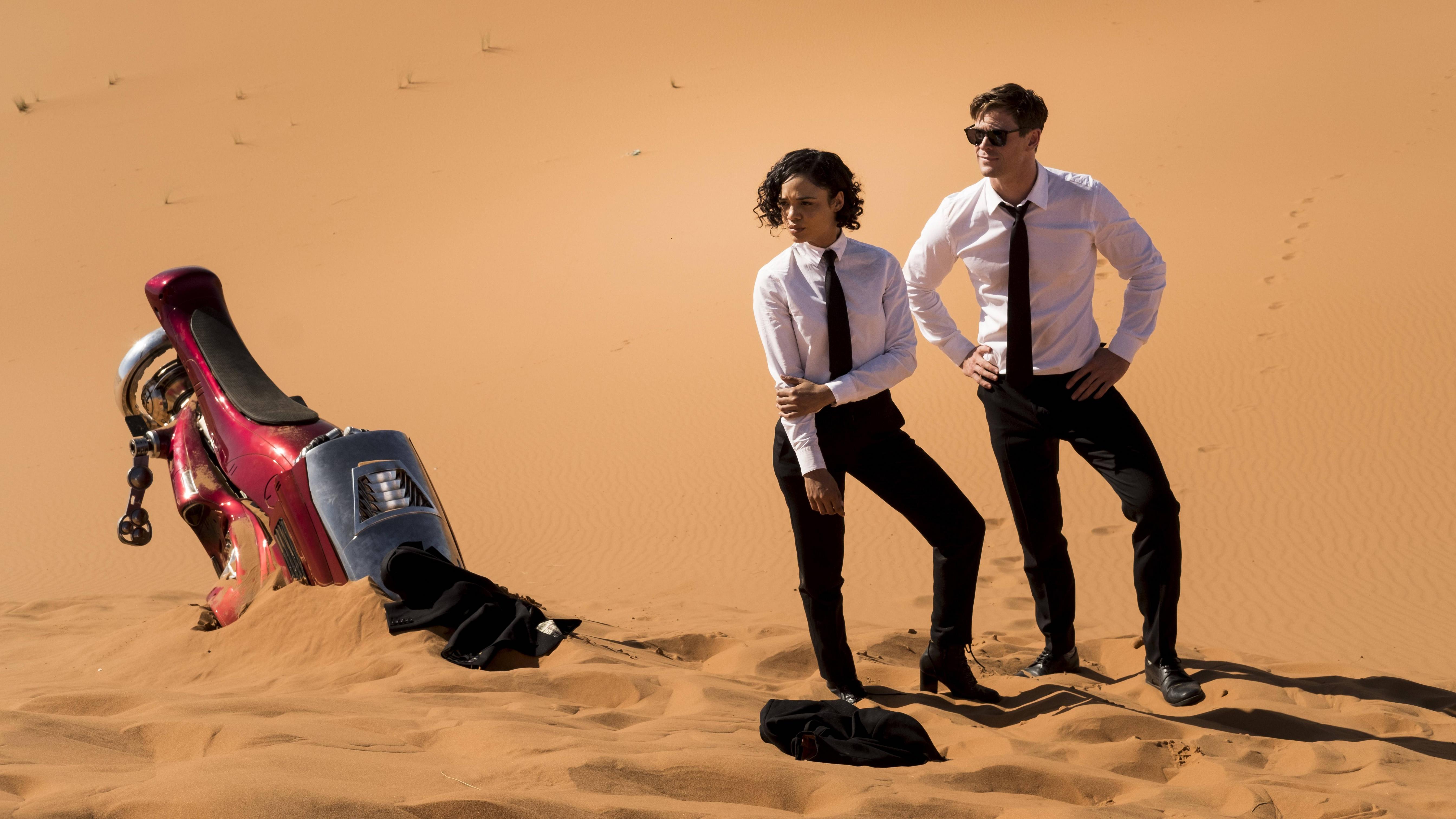 7680x4320 Men in Black International Tessa Thompson Chris Hemsworth Movie 8K