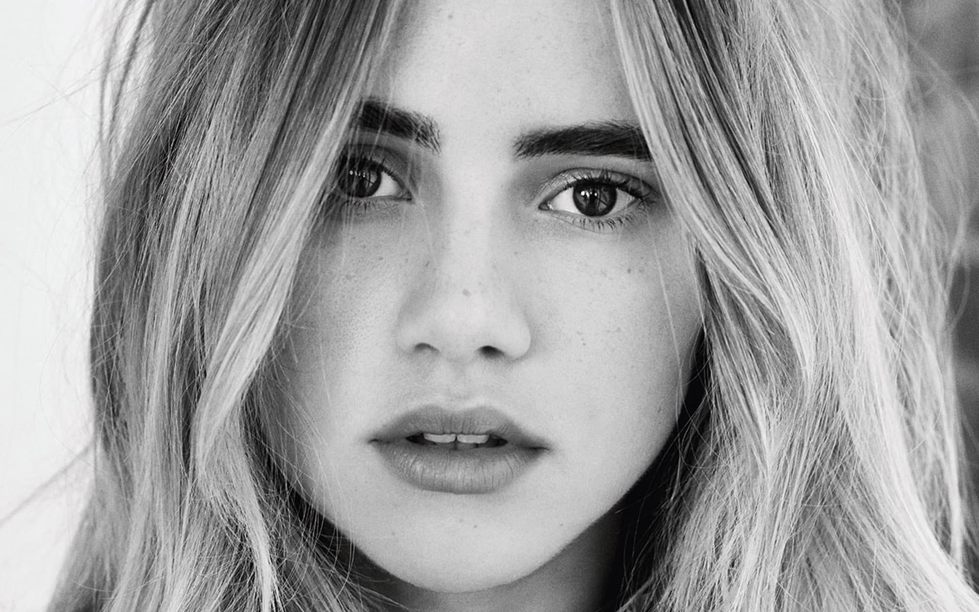 1920x1200 Suki Waterhouse: Stunning Black & White Blonde Face HD Wallpaper
