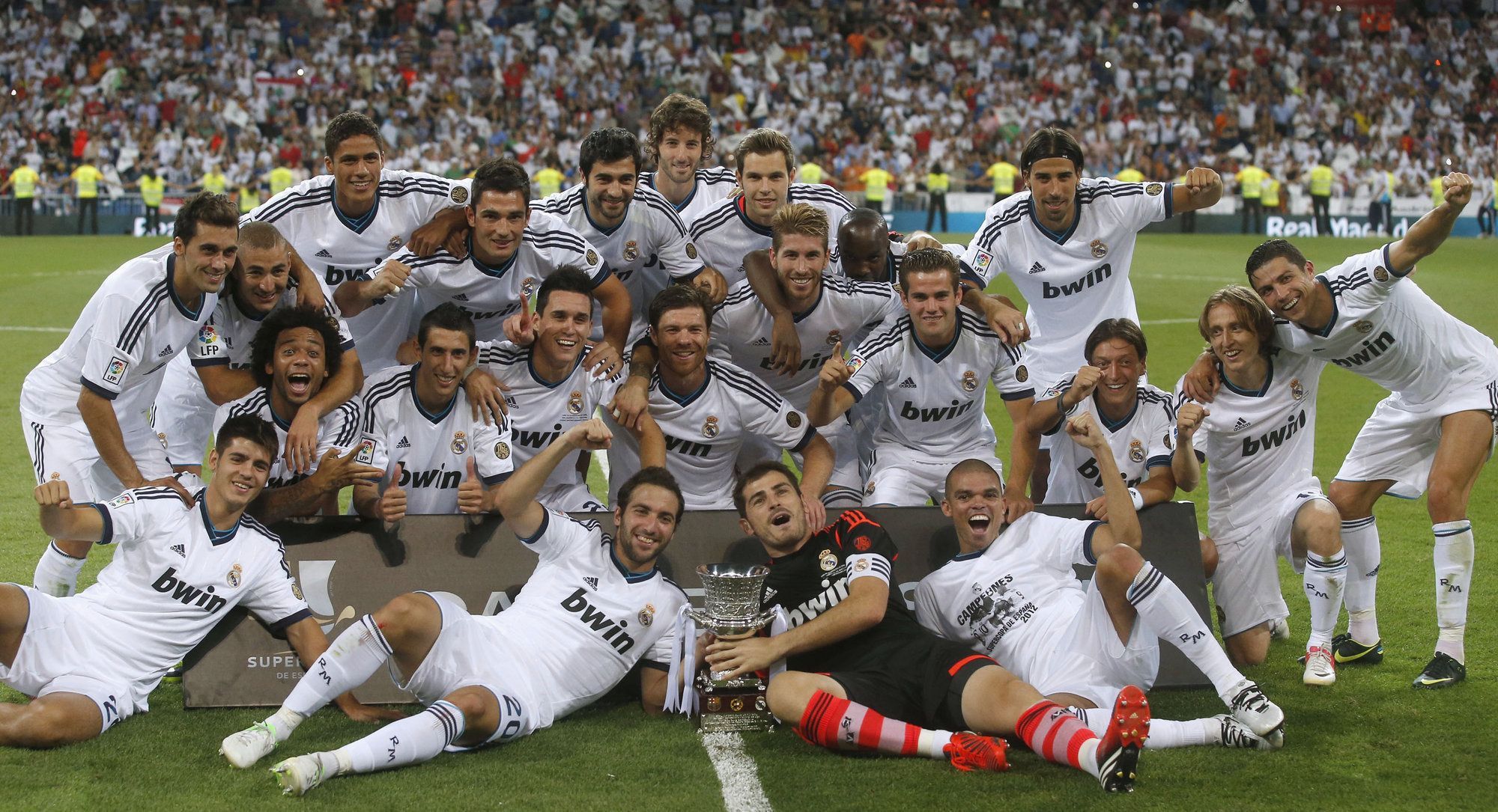 2000x1085 Free Real Madrid C F 4K Wallpaper & Desktop HD Background for PC