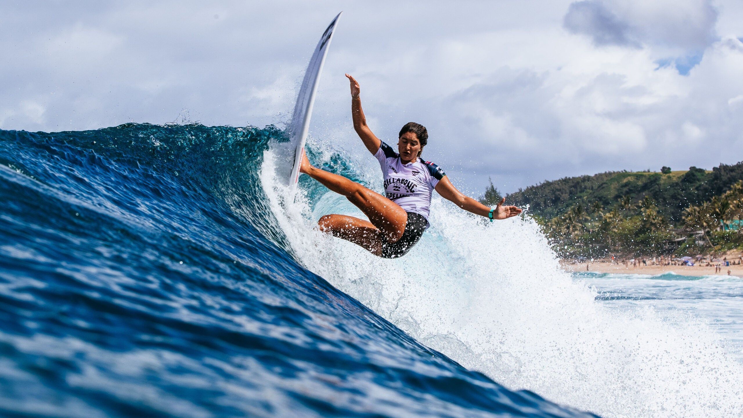 2560x1440 Women Surfers Can Finally Compete at Pipeline Pro