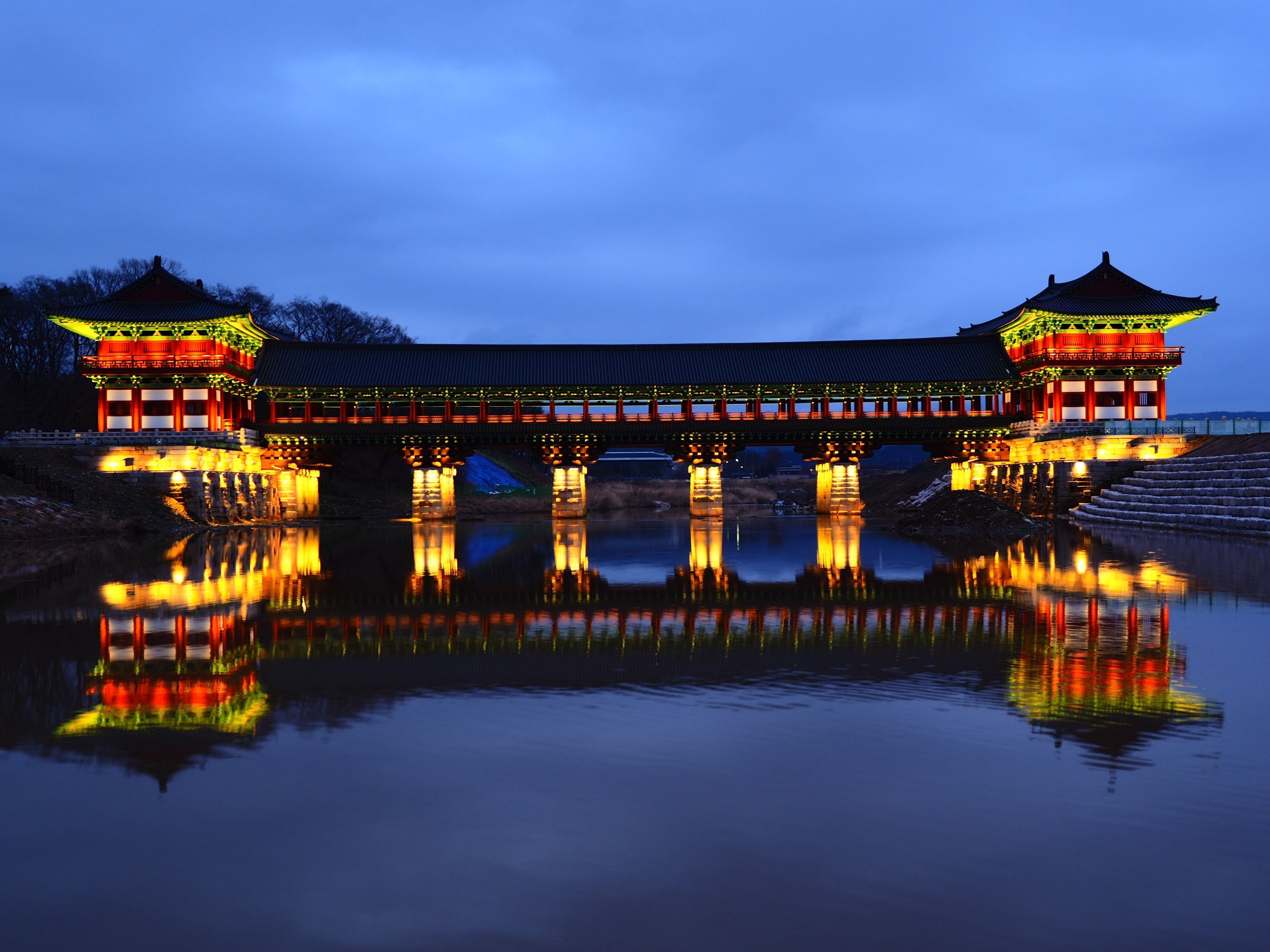 3200x2400 Night View Of Woljeonggyo Bridge in Gyeongju, Korea