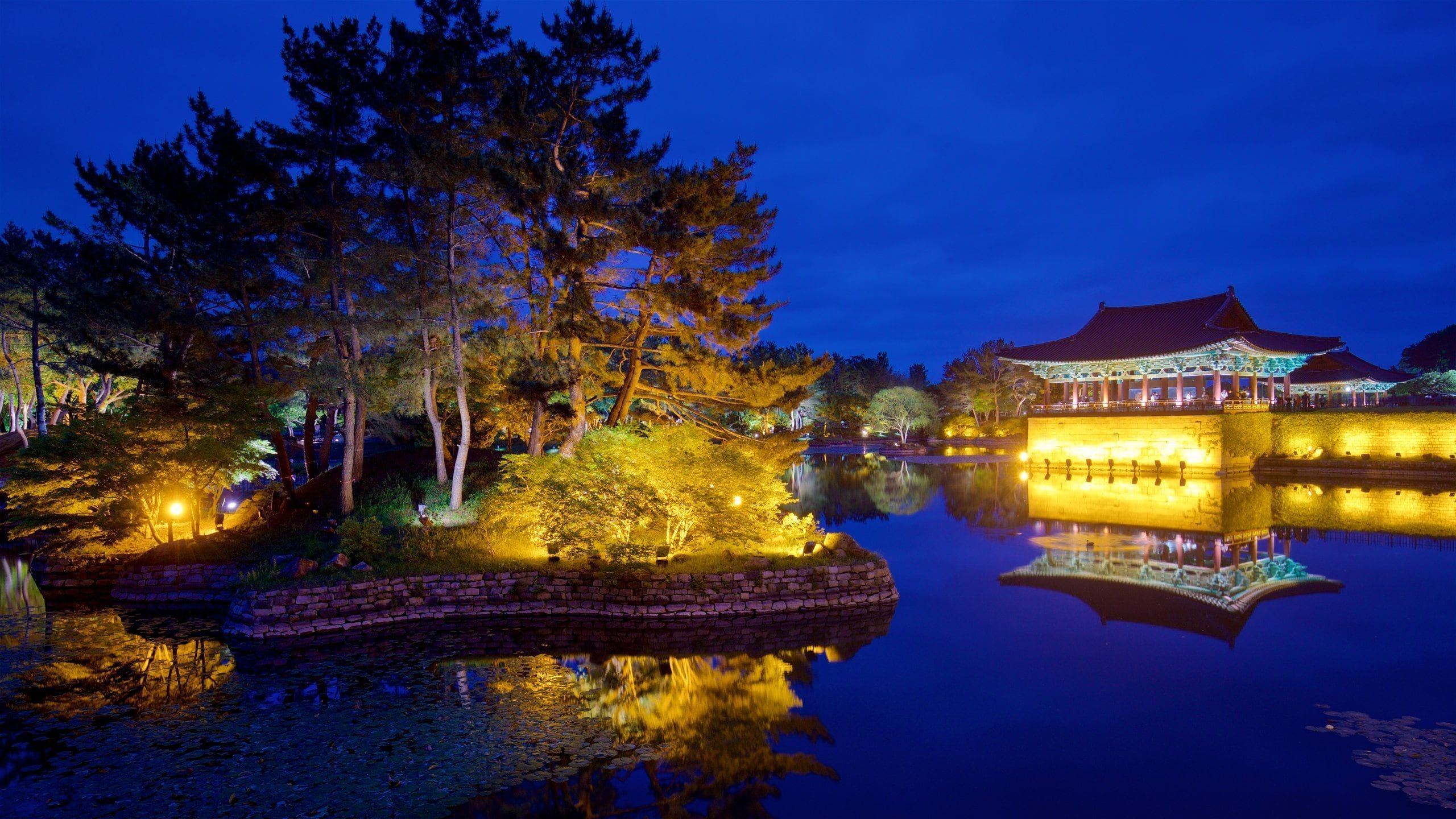2560x1440 Donggung Palace and Wolji Pond Tours