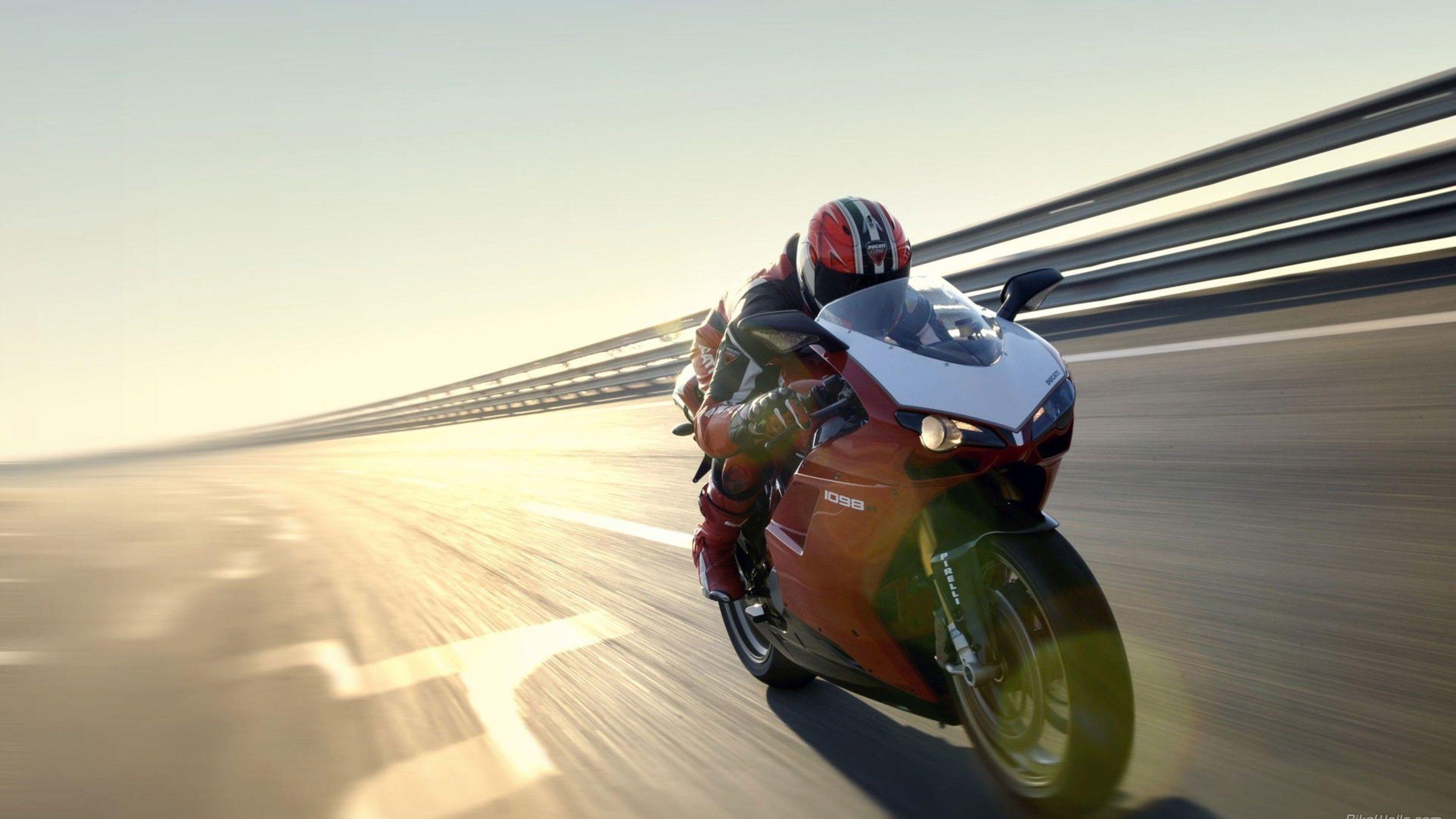 2400x1350 ducati 1098r biker motorbikes wallpaper
