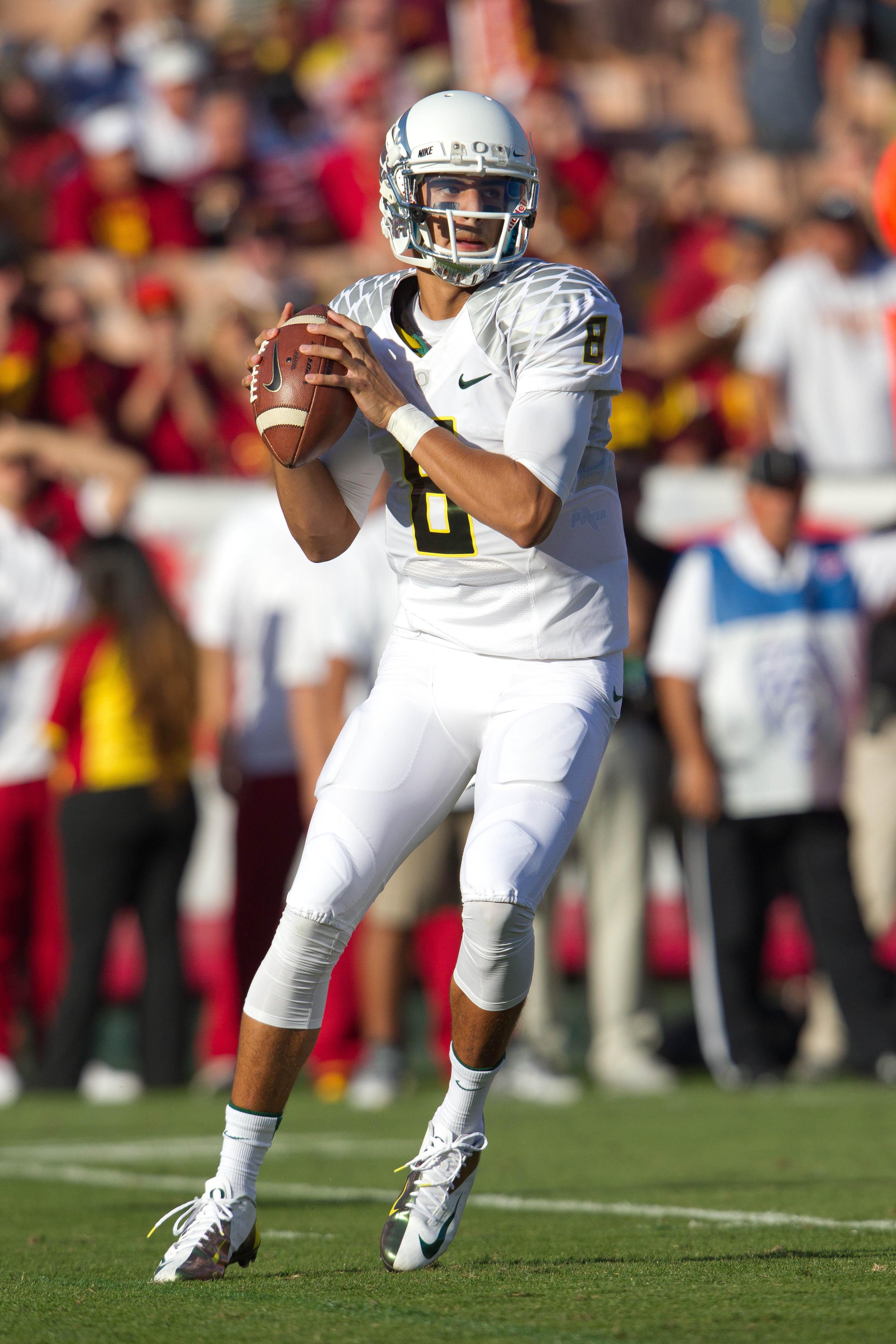 3008x4512 Marcus Mariota Wallpaper