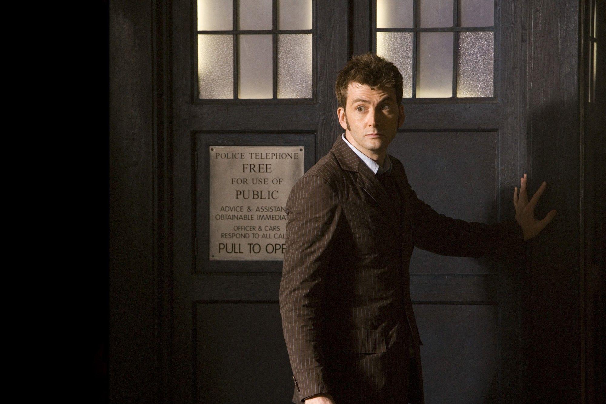 2000x1333 david tennant doctor who tenth doctor tardis Wallpaper HD