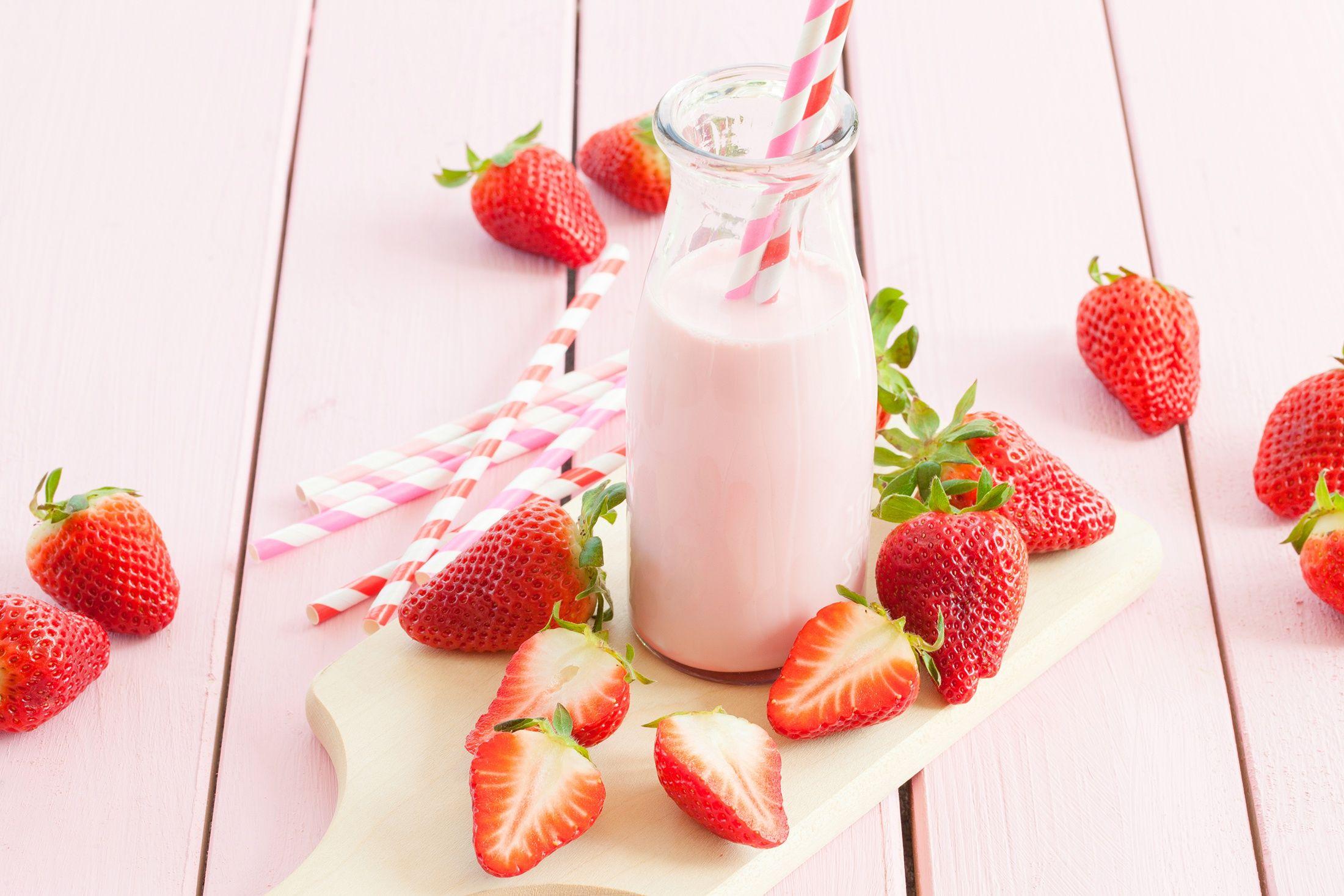 Featured image of post Strawberry Milk Aesthetic Wallpaper Polish your personal project or design with these strawberry milk transparent png images make it even more personalized and more attractive