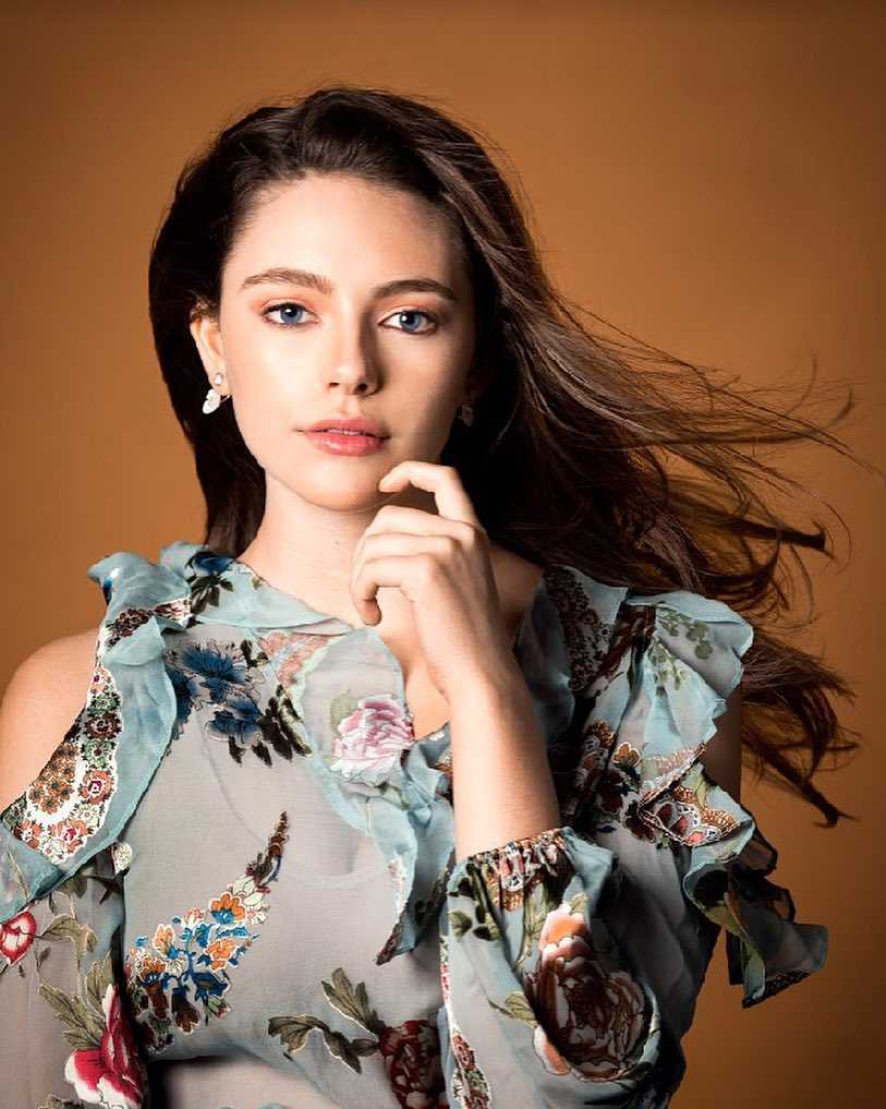 813x1017 Danielle Rose Russell Hot Picture Will Drive You Nuts For Her
