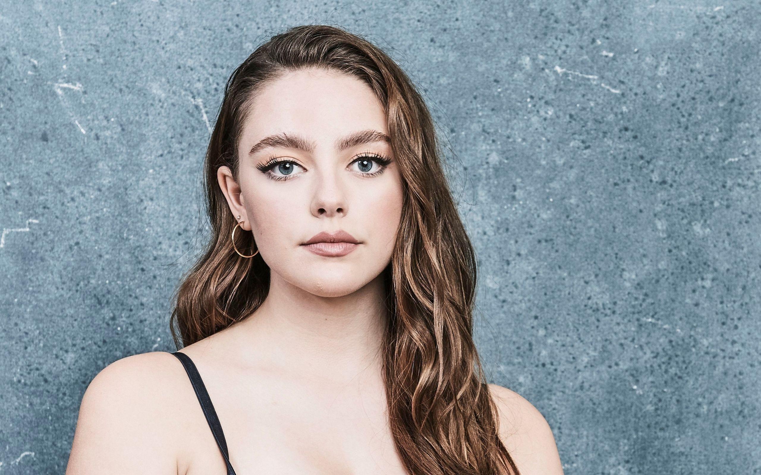 2560x1600 Danielle Rose Russell 2019 2560x1600 Resolution