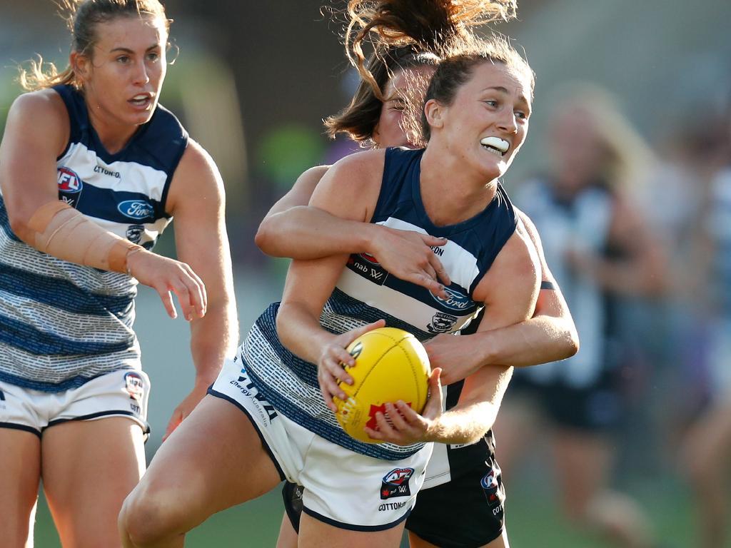 1024x768 Georgie Rankin Of The Cats Is Tackled By Sarah Dargan