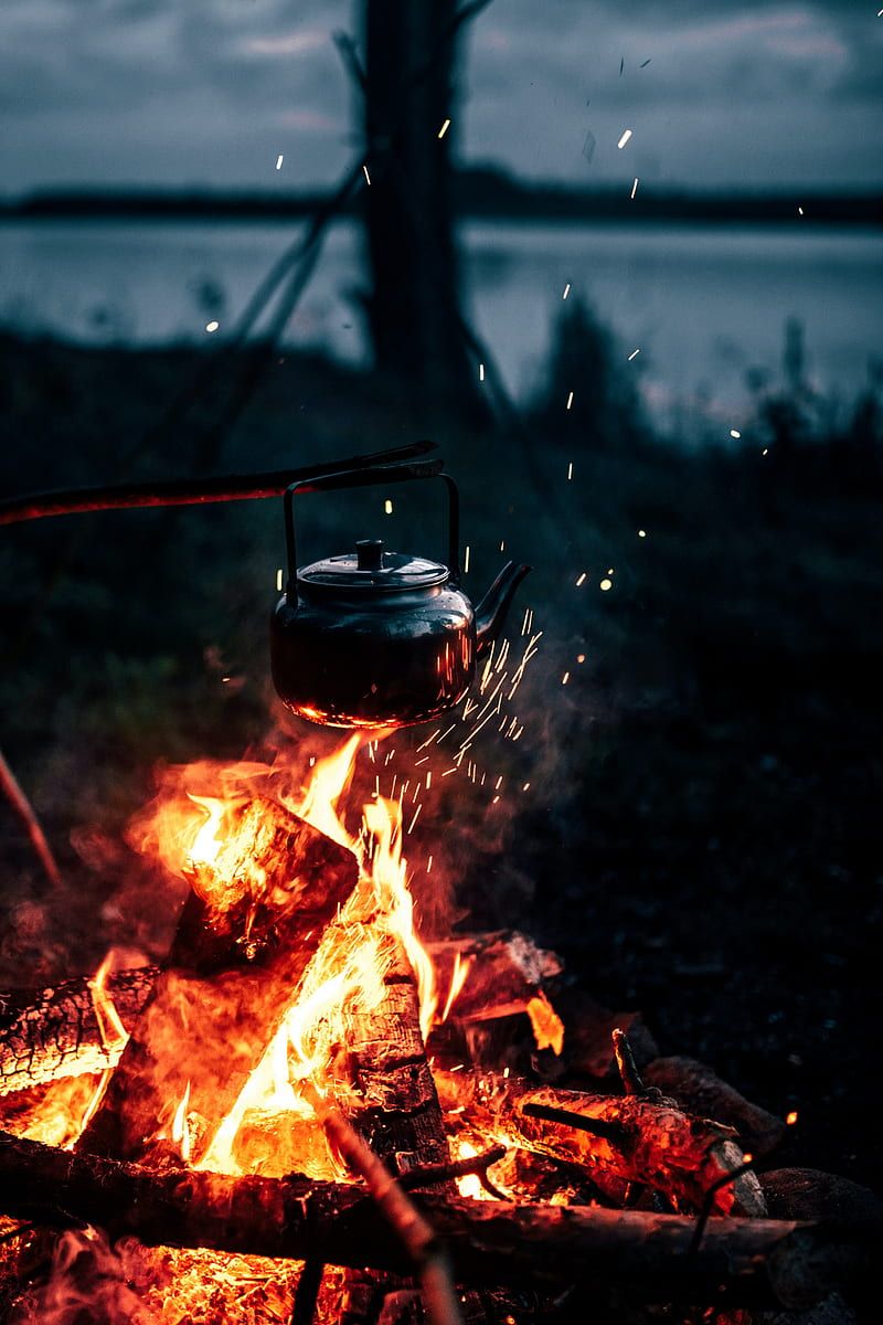 800x1200 Kettle, campfire, hiking, tourism, night, HD phone wallpaper