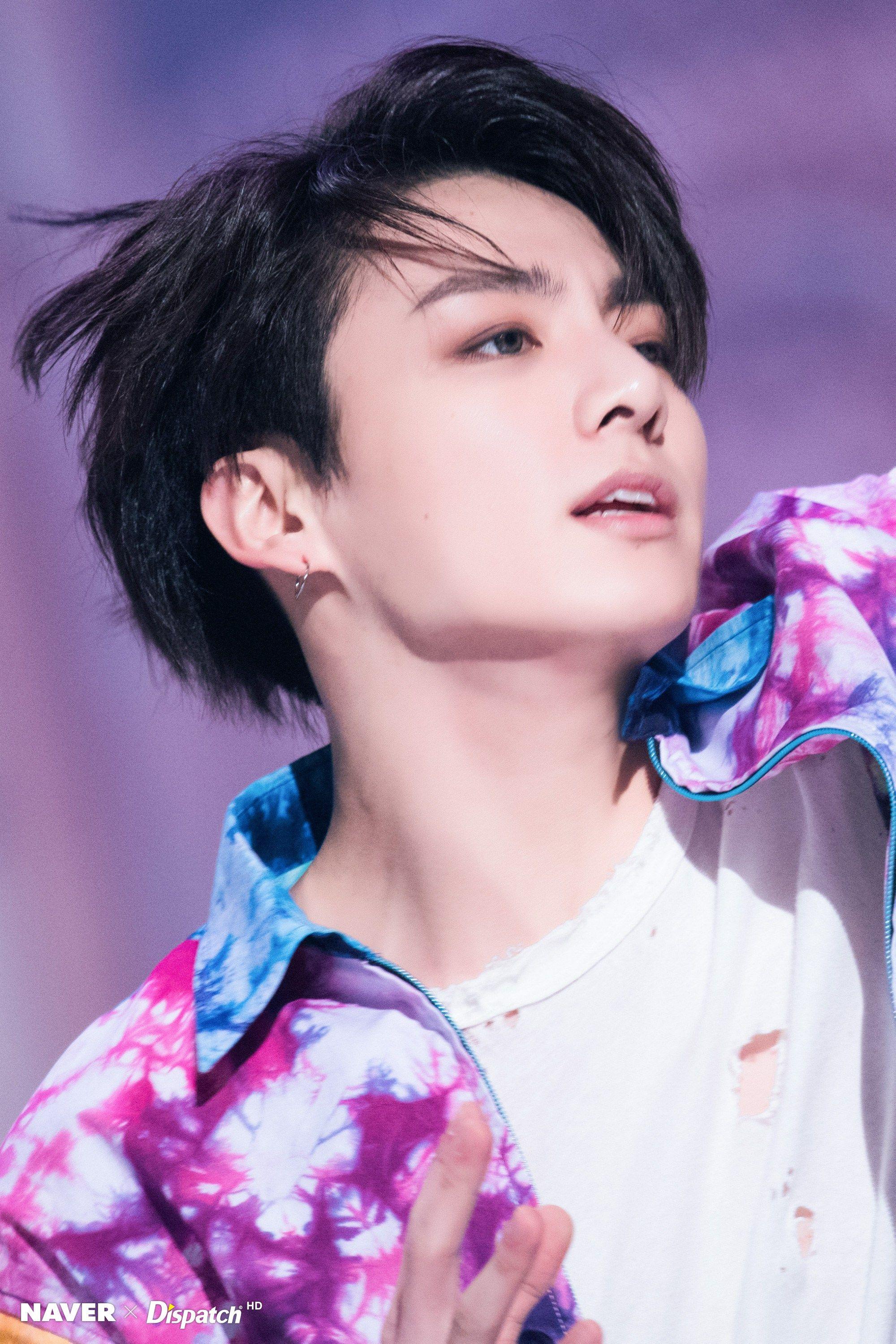 2000x3000 Jungkook Fake Love Wallpaper