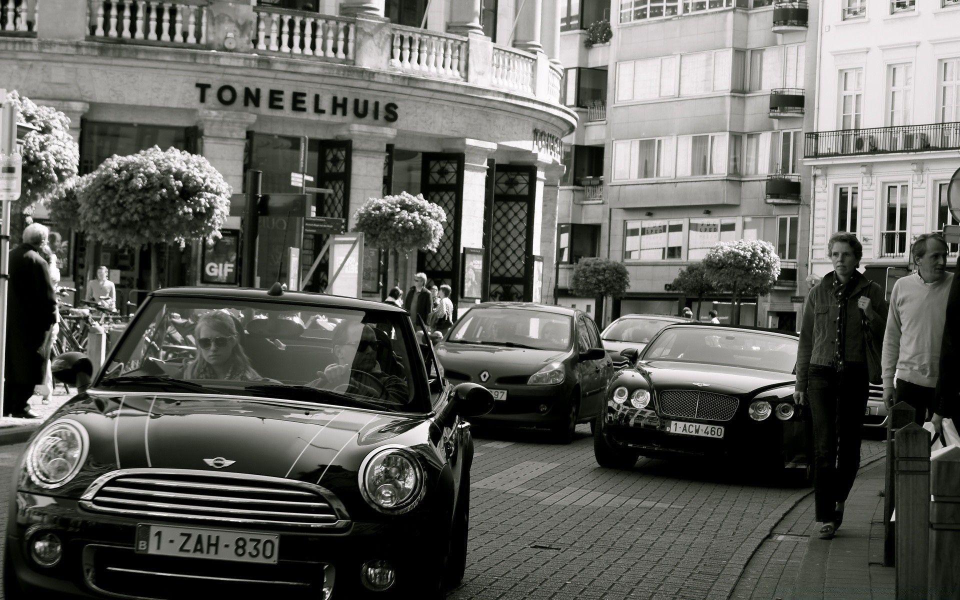 1920x1200 Mini Cooper In Traffic