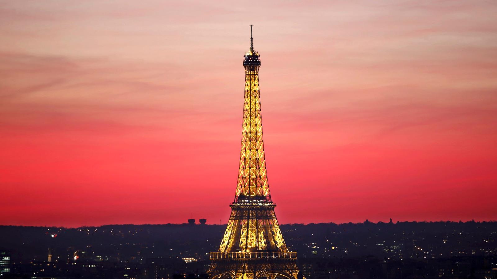 1600x900 Paris plans to build a permanent bulletproof glass wall around
