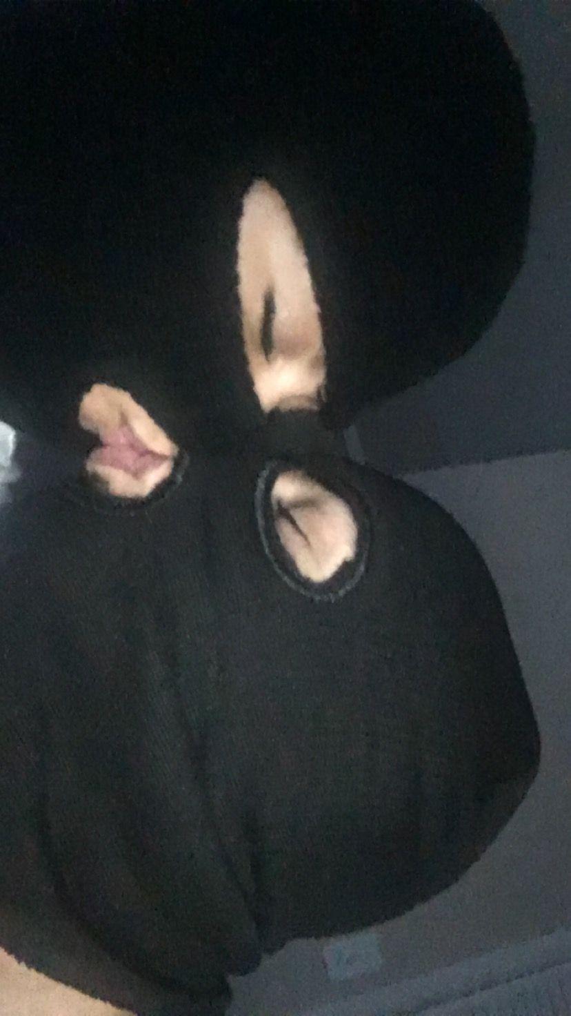 828x1472 couple #kissing #skimask #hood #goals. Thug girl, Gangsta girl