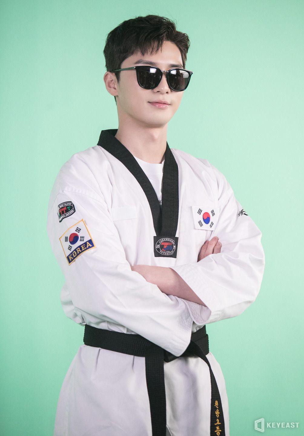 1004x1440 Park Seo Joon Wallpaper