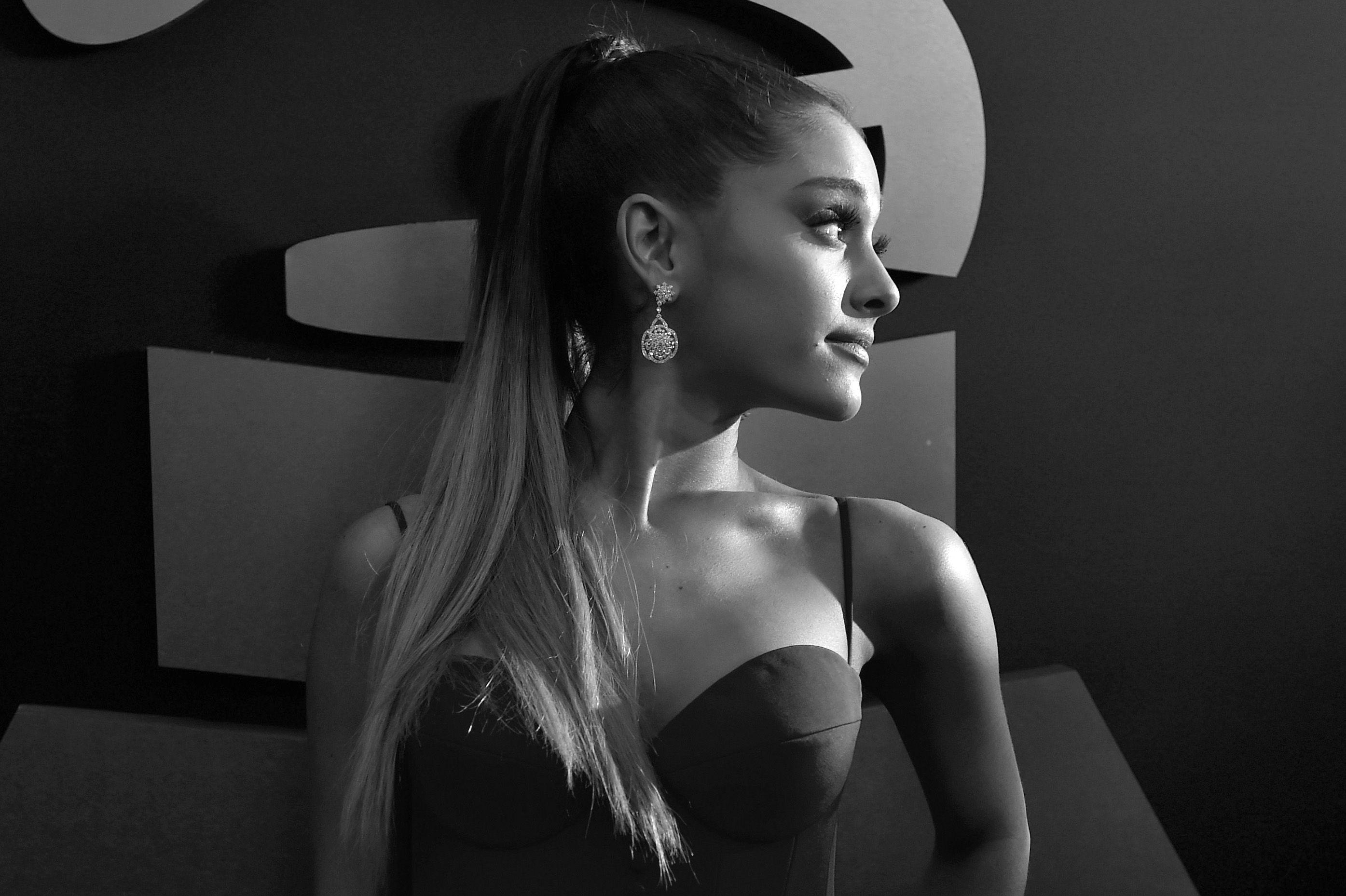 Ariana Grande Wallpapers Top Free Ariana Grande Backgrounds Wallpaperaccess
