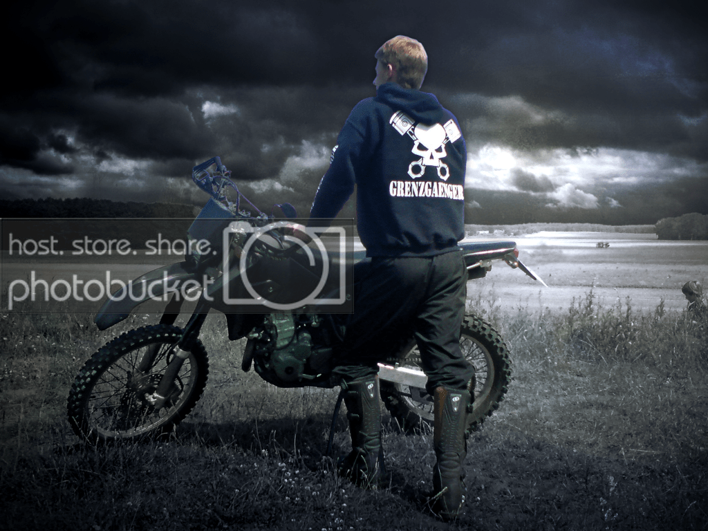 1024x768 Tin Bucket Wallpaper. Justin Maller
