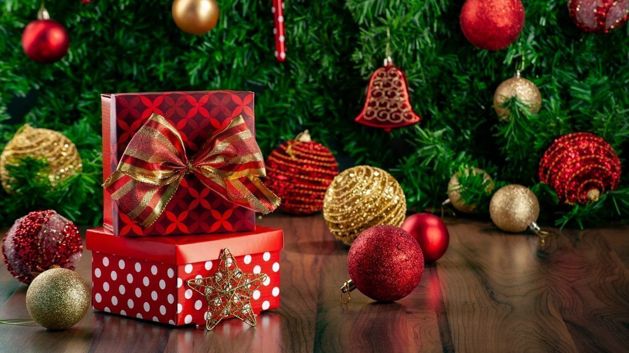 1248x702 Stuck For A Secret Santa Gift? Try These Thoughtful Last Minute Picks!