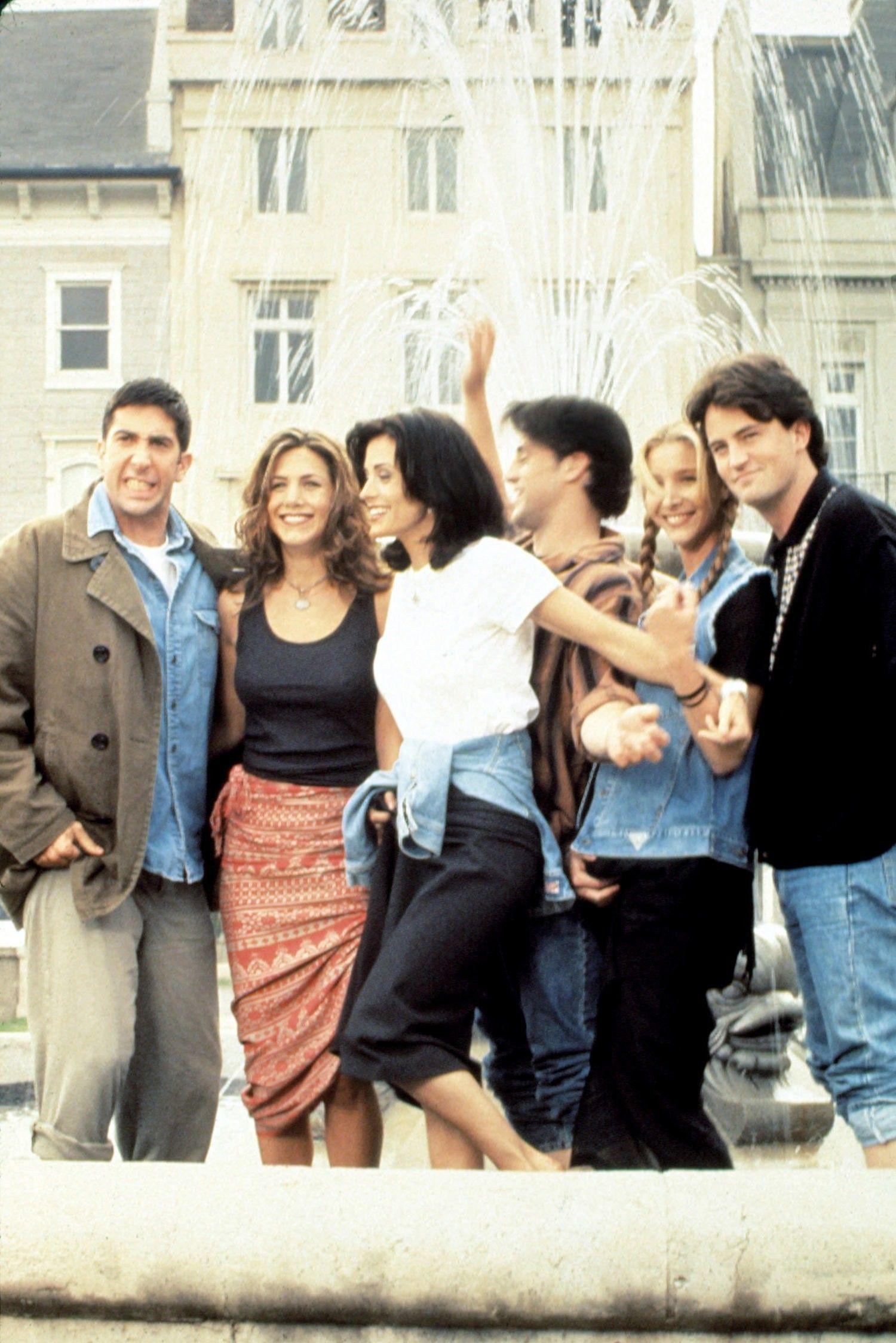 1500x2248 Friends Tv Show Wallpaper Fountain Tv Show Wallpaper