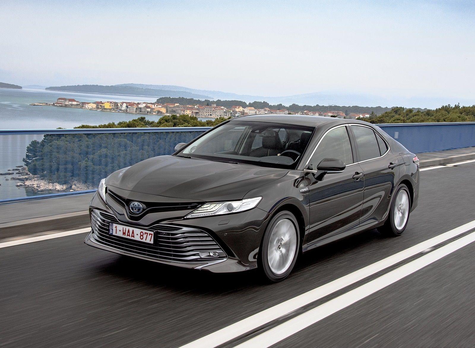 1600x1174 Toyota Camry Hybrid (Euro Spec) Front Three Quarter Wallpaper (14)