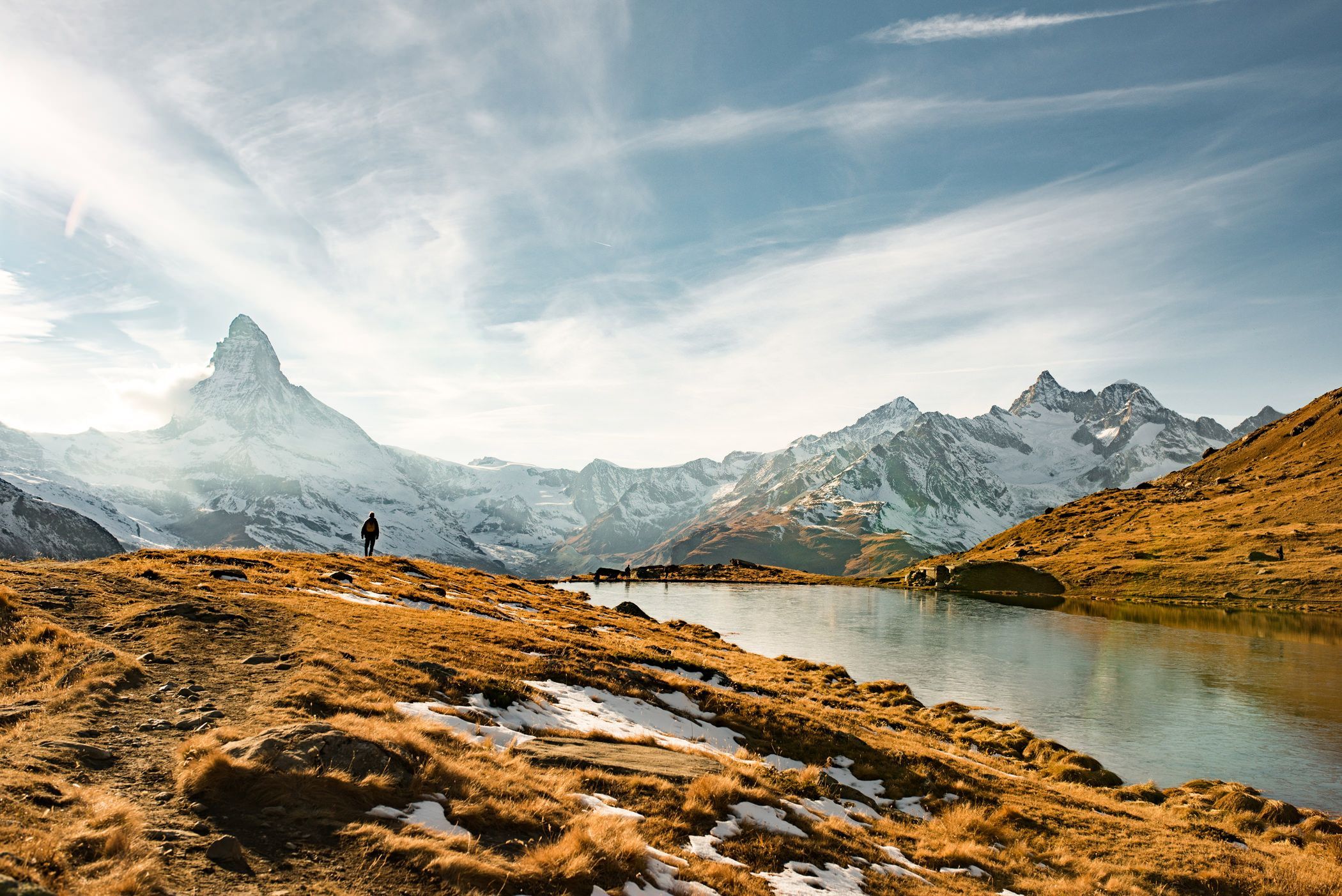 2100x1402 Epic Mountain Lake In Winter Royalty Free