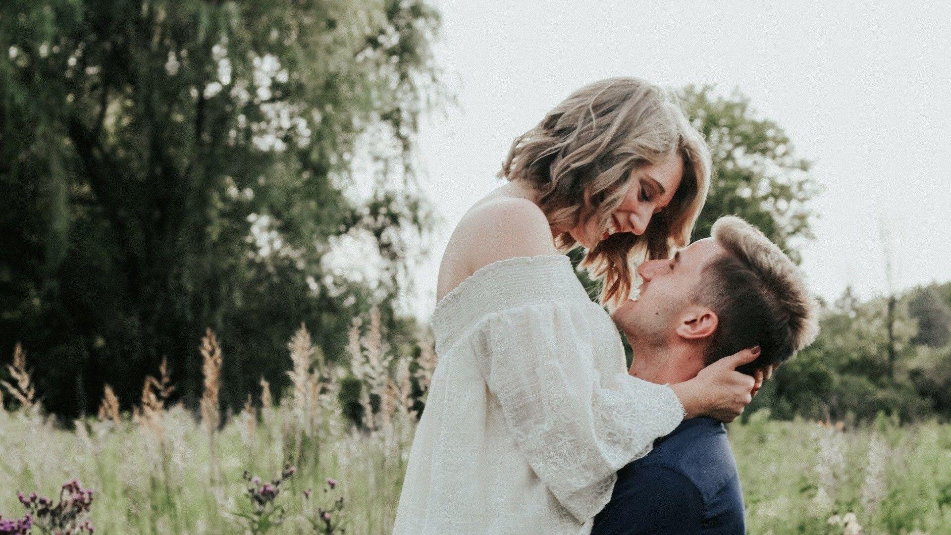 1920x1080 Husband and Wife Couple Romance in Farm HD Photo