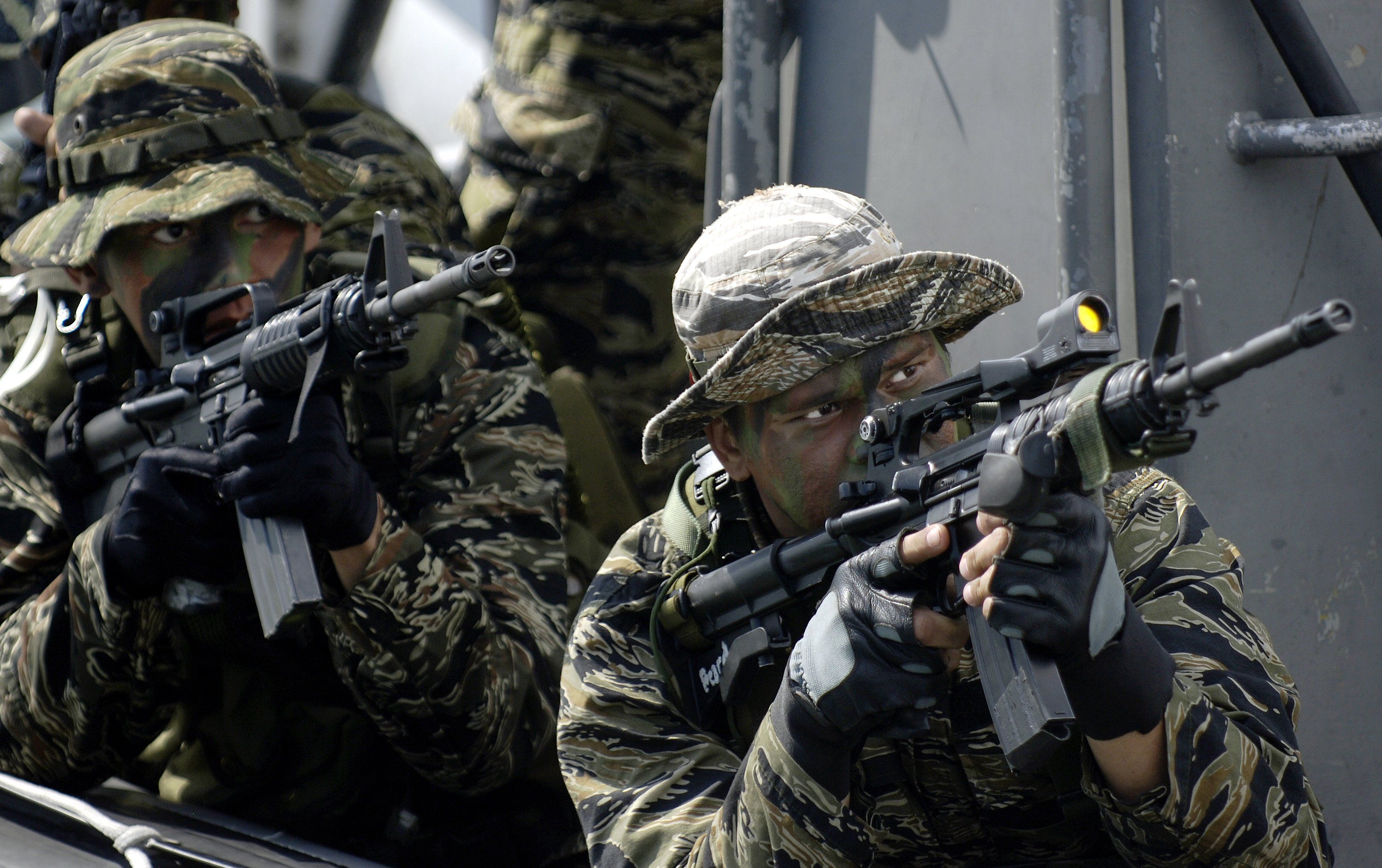 3243x2038 Navy SEAL Soldier Tactical Precision HD Wallpaper