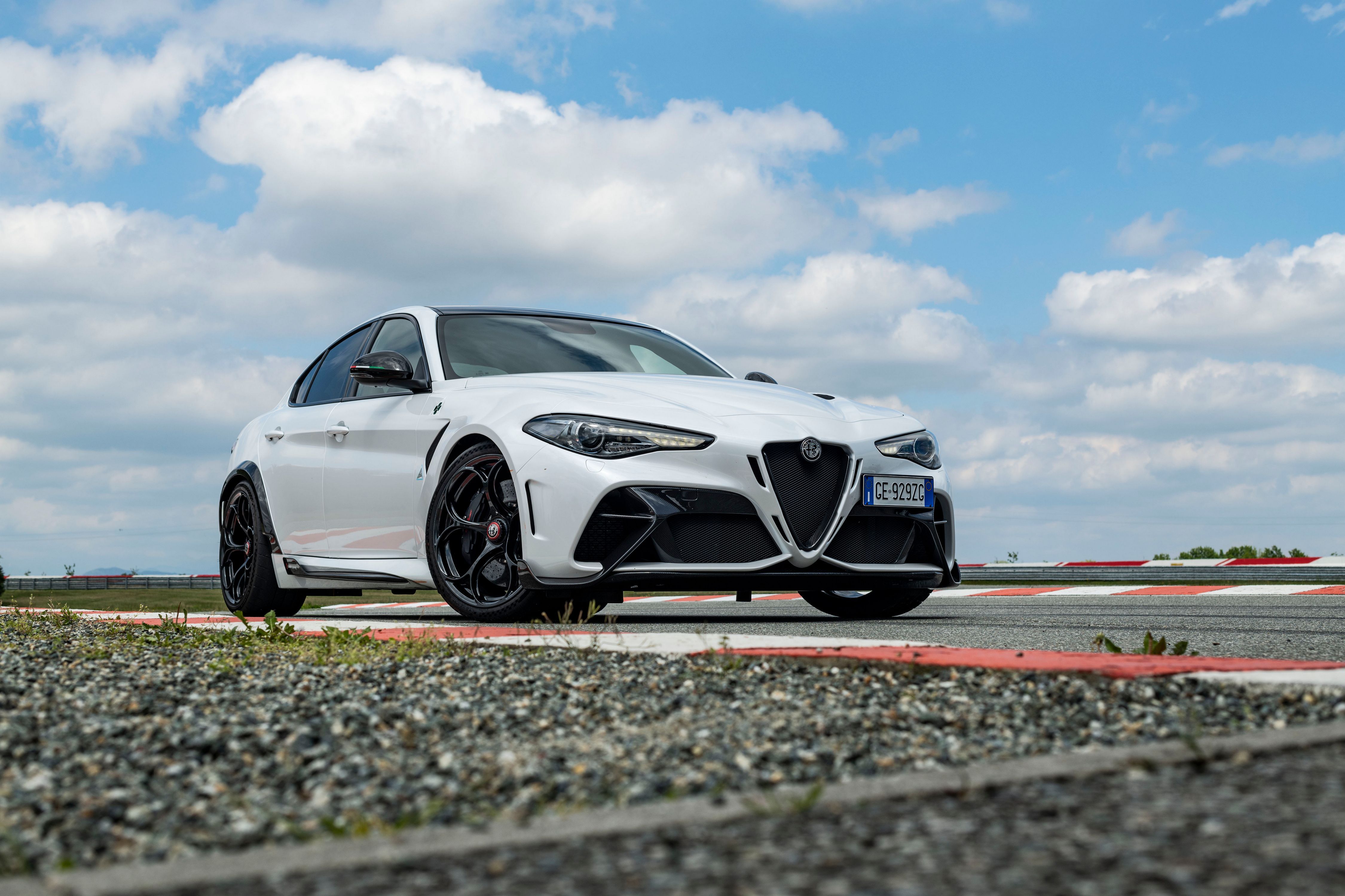 4500x3000 image Alfa Romeo Giulia GTA (952), 2021 White auto 4500x3000