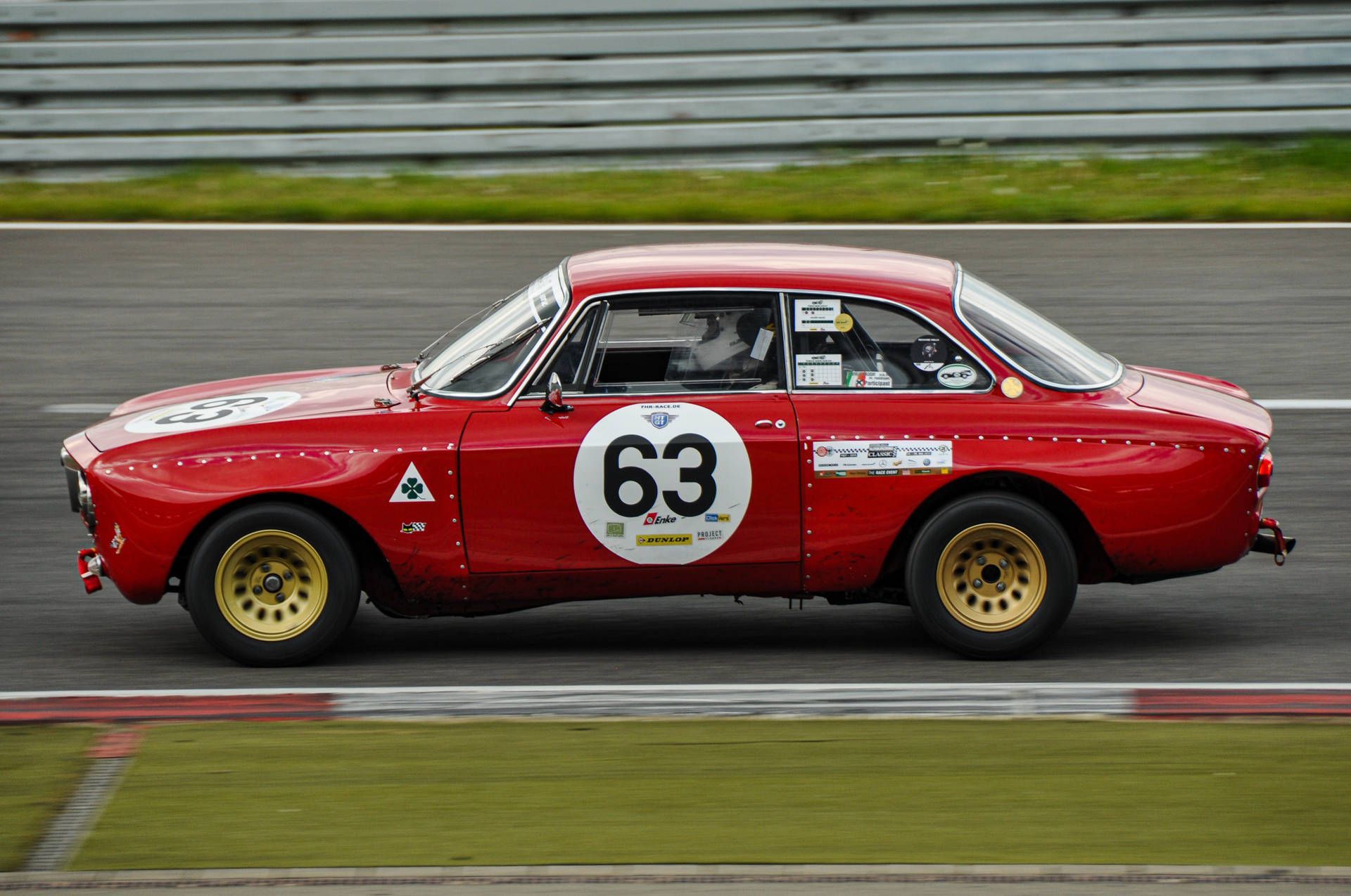 1920x1275 Download Ready, Set, Race! Alfa Romeo GTA Takes to the Track Wallpaper