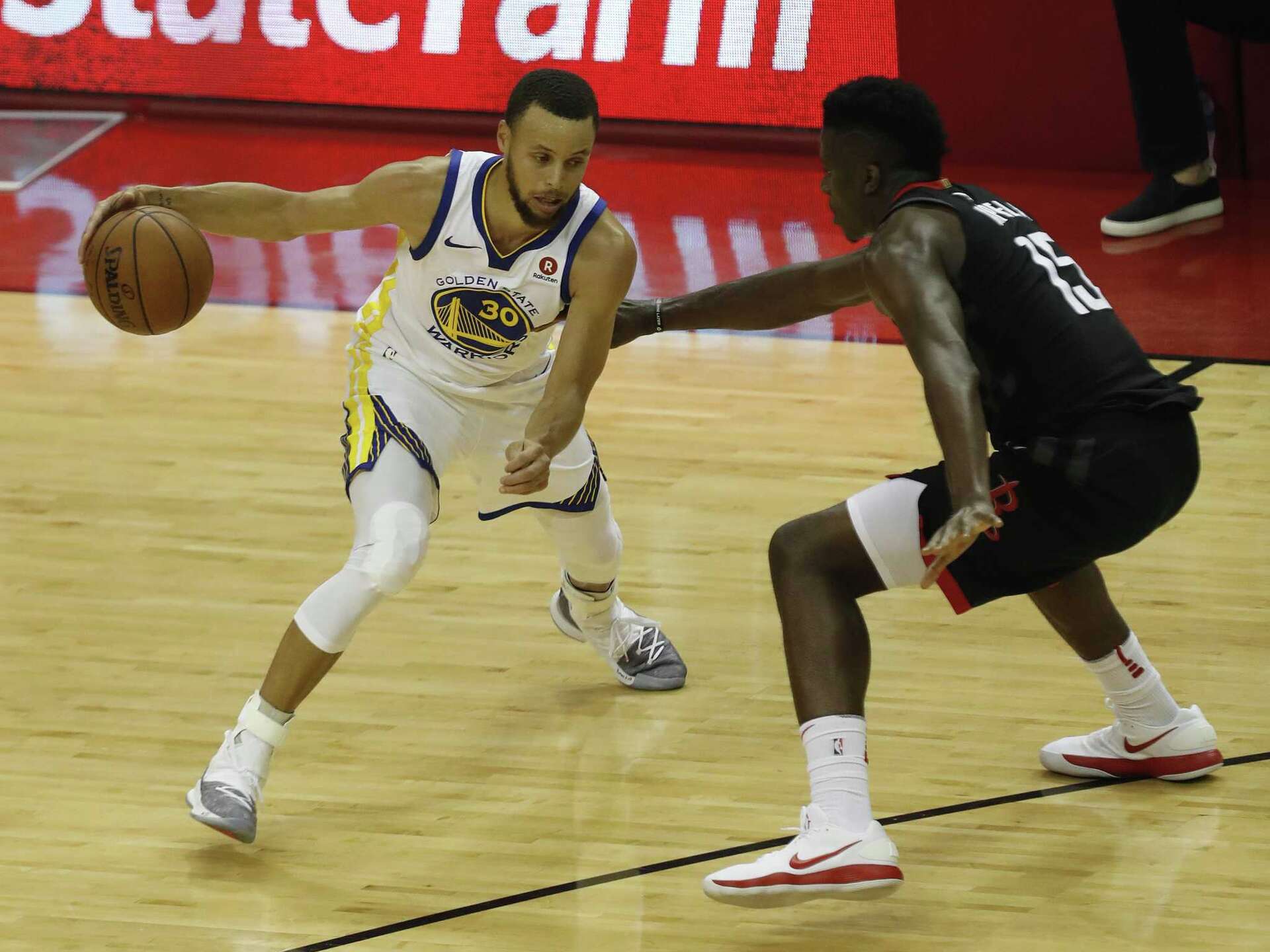 1920x1440 Oscar Robertson on the new NBA center and chasing the Warriors