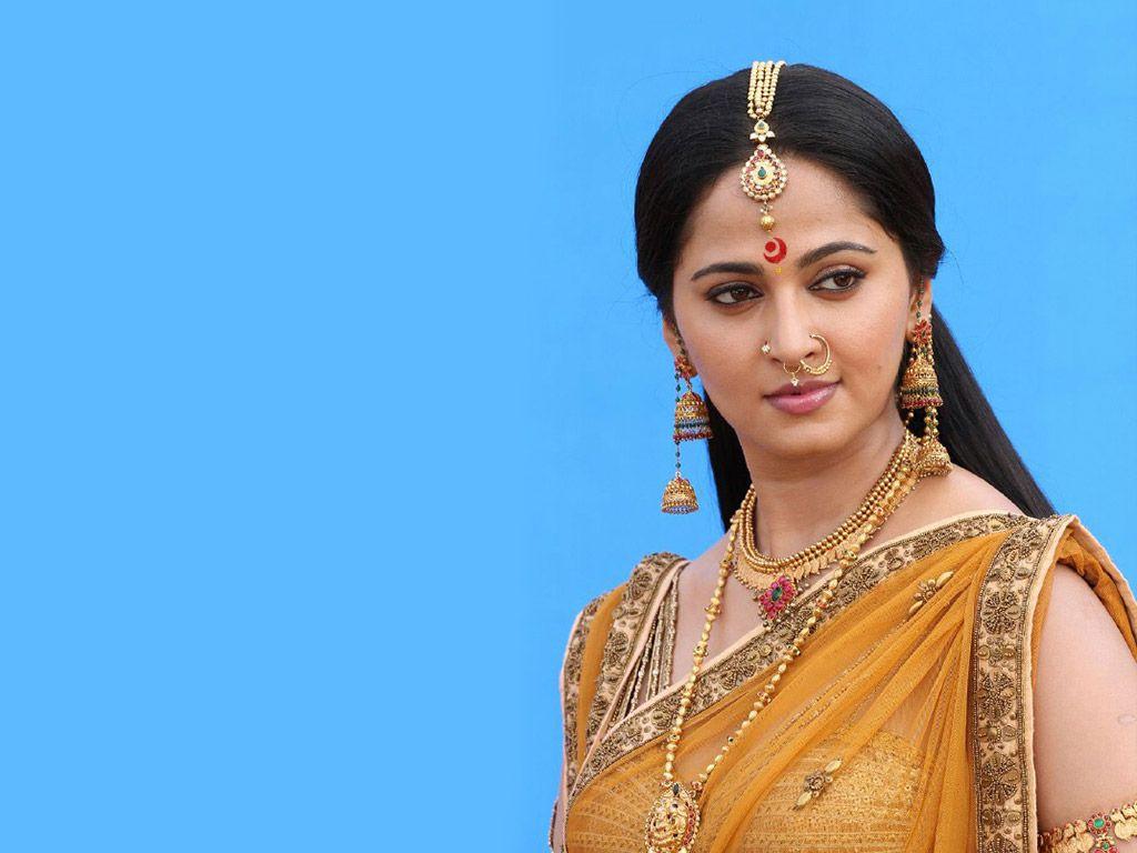 1024x768 Anushka Wallpaper, Picture