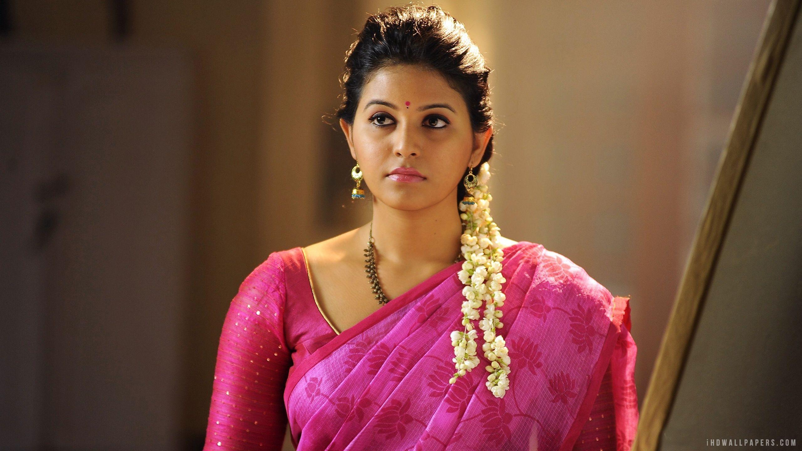 Telugu Heroine HD Wallpapers - Top Free Telugu Heroine HD Backgrounds -  WallpaperAccess