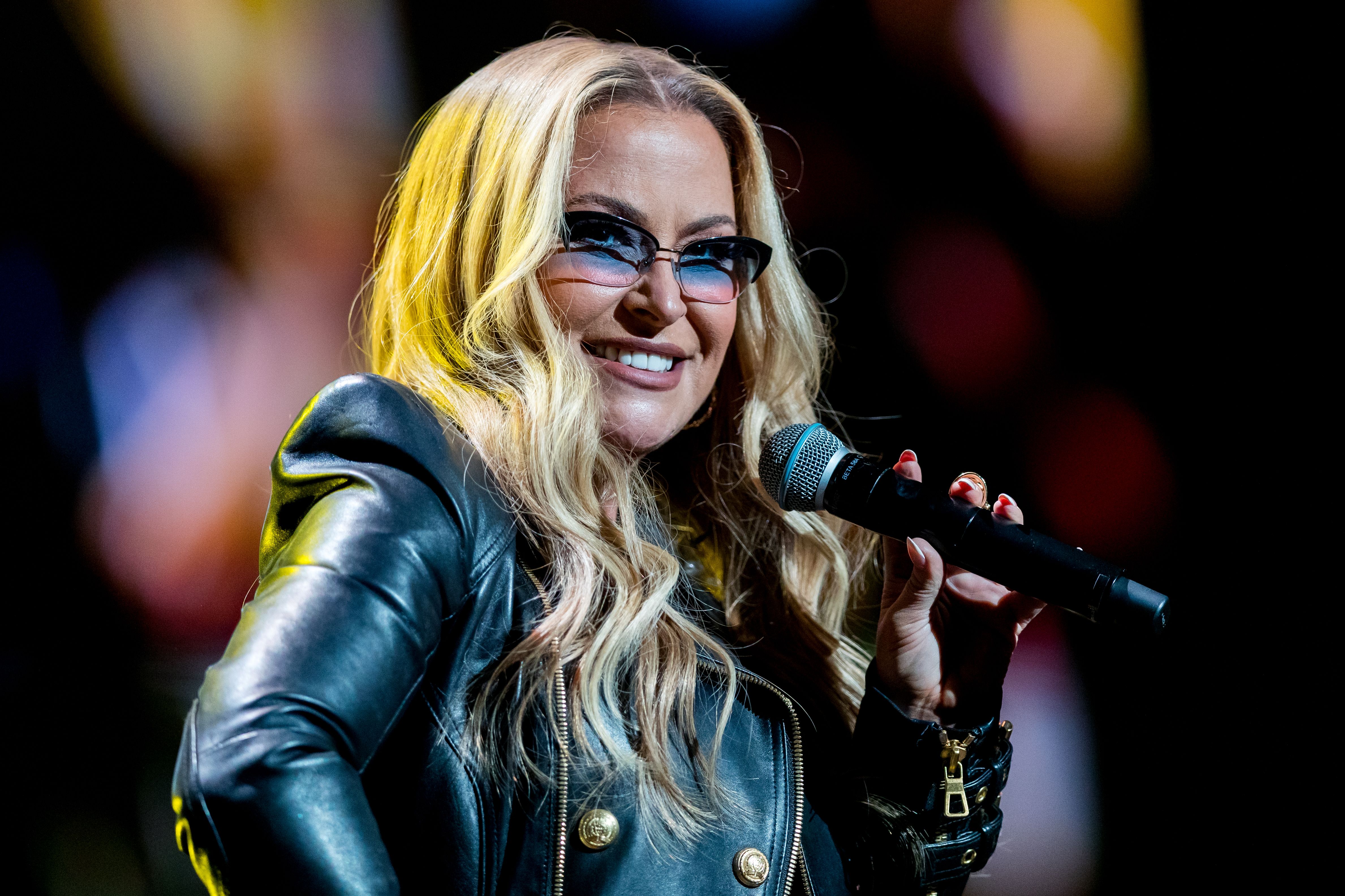 4755x3170 Anastacia